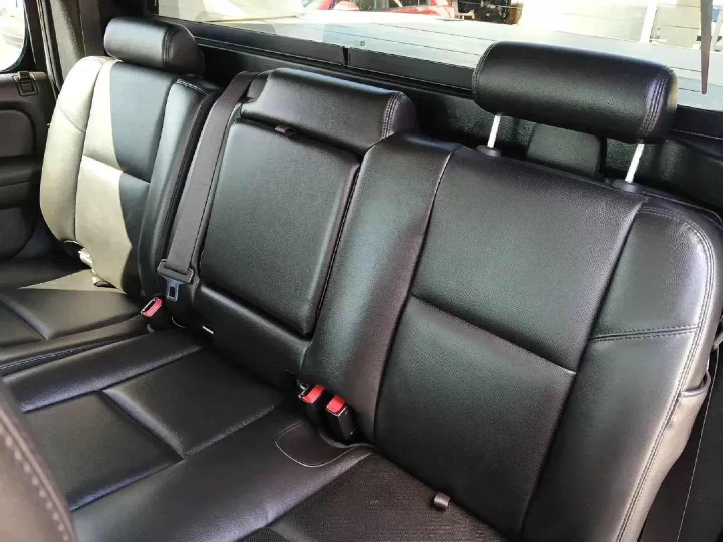 2013 Chevrolet Avalanche LTZ 4WD (3GNTKGE78DG) with an 5.3L V8 OHV 16V FFV engine, 4-Speed Automatic transmission, located at 8750 N County Rd 25A, Piqua, OH, 45356, (937) 908-9800, 40.164391, -84.232513 - 2013 Chevrolet Avalanche LTZ 4WD - Photo#10