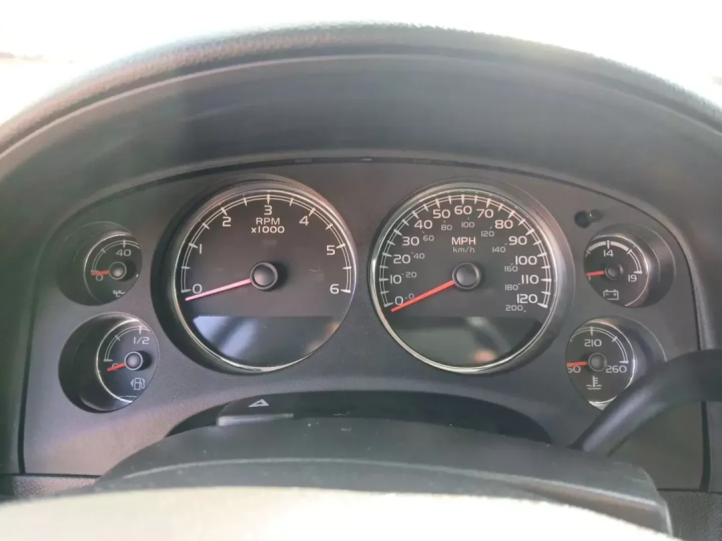 2013 Chevrolet Avalanche LTZ 4WD (3GNTKGE78DG) with an 5.3L V8 OHV 16V FFV engine, 4-Speed Automatic transmission, located at 8750 N County Rd 25A, Piqua, OH, 45356, (937) 908-9800, 40.164391, -84.232513 - 2013 Chevrolet Avalanche LTZ 4WD - Photo#15