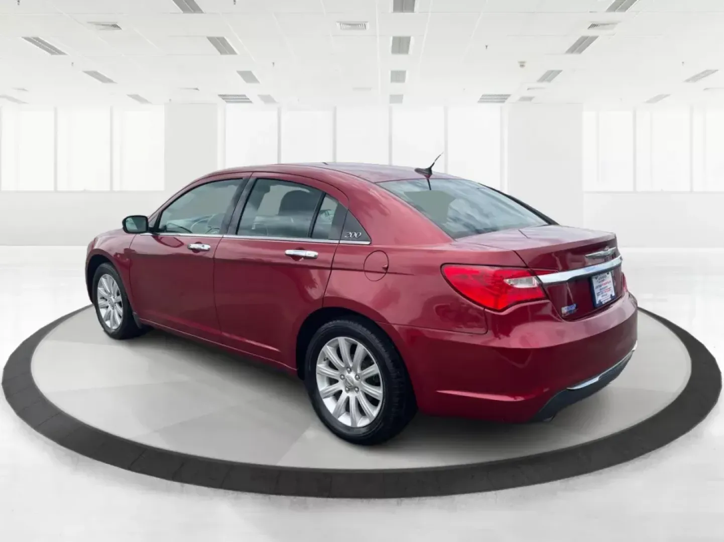 2013 Chrysler 200 Limited (1C3CCBCG7DN) with an Other engine, located at 1099 N County Rd 25A , Troy, OH, 45373, (937) 908-9800, 40.057079, -84.212883 - 2013 Chrysler 200 Limited - Photo#4