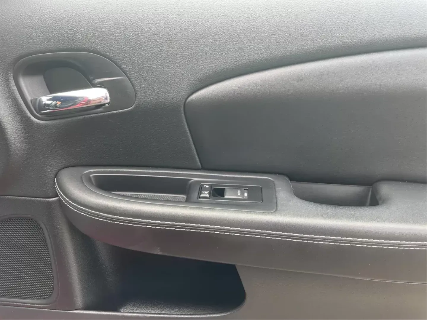 2013 Chrysler 200 Limited (1C3CCBCG7DN) with an Other engine, located at 1099 N County Rd 25A , Troy, OH, 45373, (937) 908-9800, 40.057079, -84.212883 - 2013 Chrysler 200 Limited - Photo#19