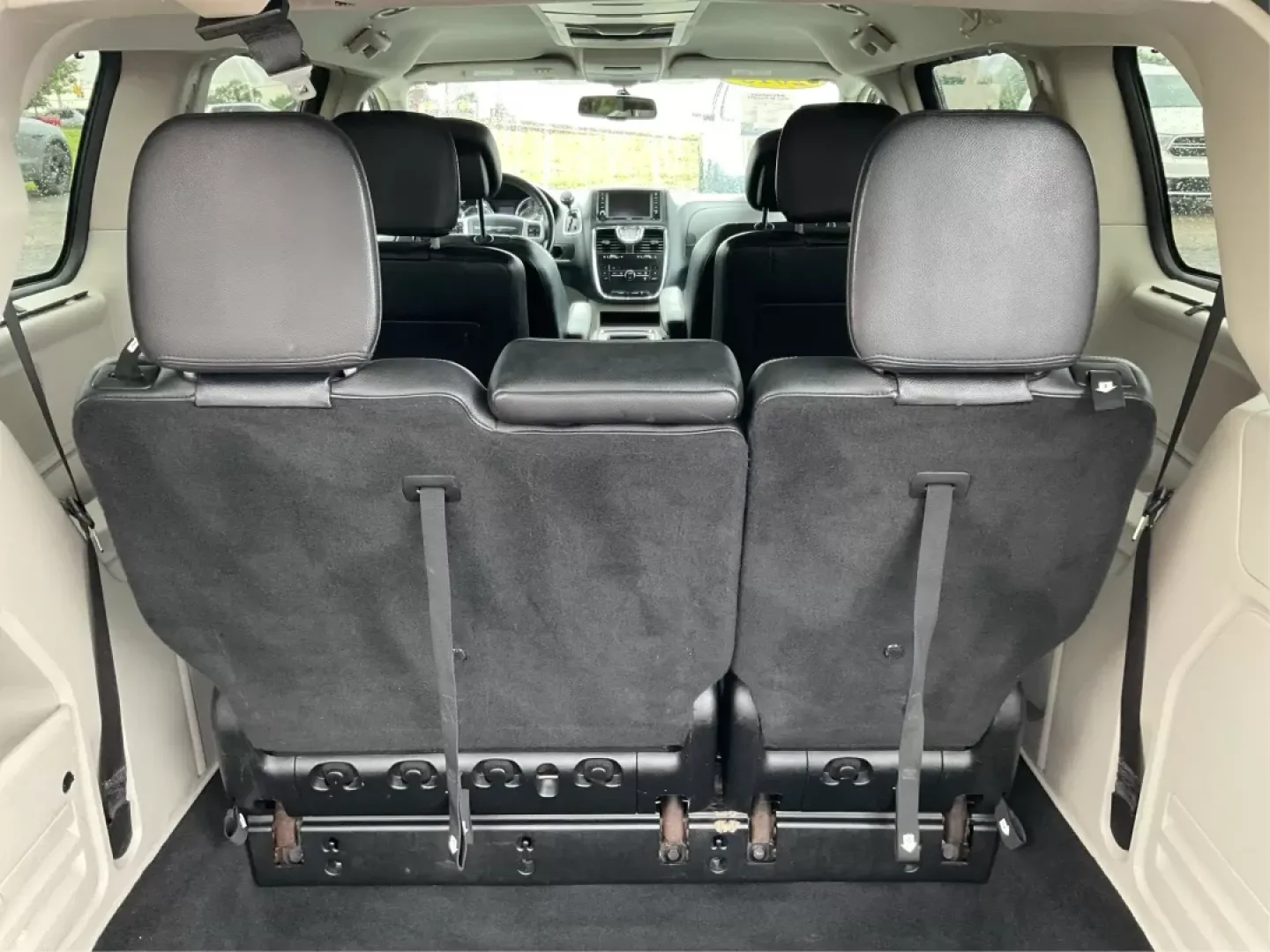 2013 Chrysler Town and Country Touring (2C4RC1BG5DR) with an Pentastar 3.6L V-6 DOHC engine, located at 4508 South Dixie Dr, Moraine, OH, 45439, (937) 908-9800, 39.689976, -84.218452 - **Discover the Family-Friendly 2013 Chrysler Town and Country Touring at Advantage Car and Credit in Fairborn, OH!**<br /> <br /> Are you in the market for a spacious and reliable vehicle that caters to your family's adventures? Look no further than the 2013 Chrysler Town and Country Touring, a - Photo#12
