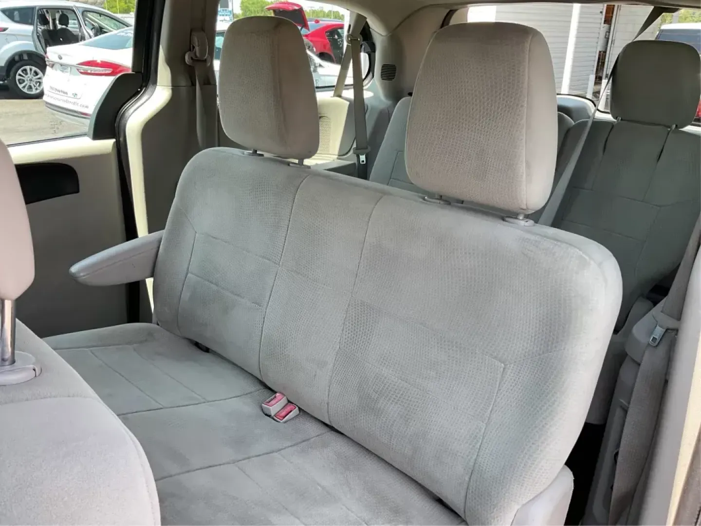 2013 Dodge Grand Caravan SE (2C4RDGBG2DR) with an 3.6L V6 DOHC 24V engine, 6-Speed Automatic transmission, located at 401 Woodman Dr, Riverside, OH, 45431, (937) 908-9800, 39.760899, -84.123421 - 2013 Dodge Grand Caravan SE - Photo#9
