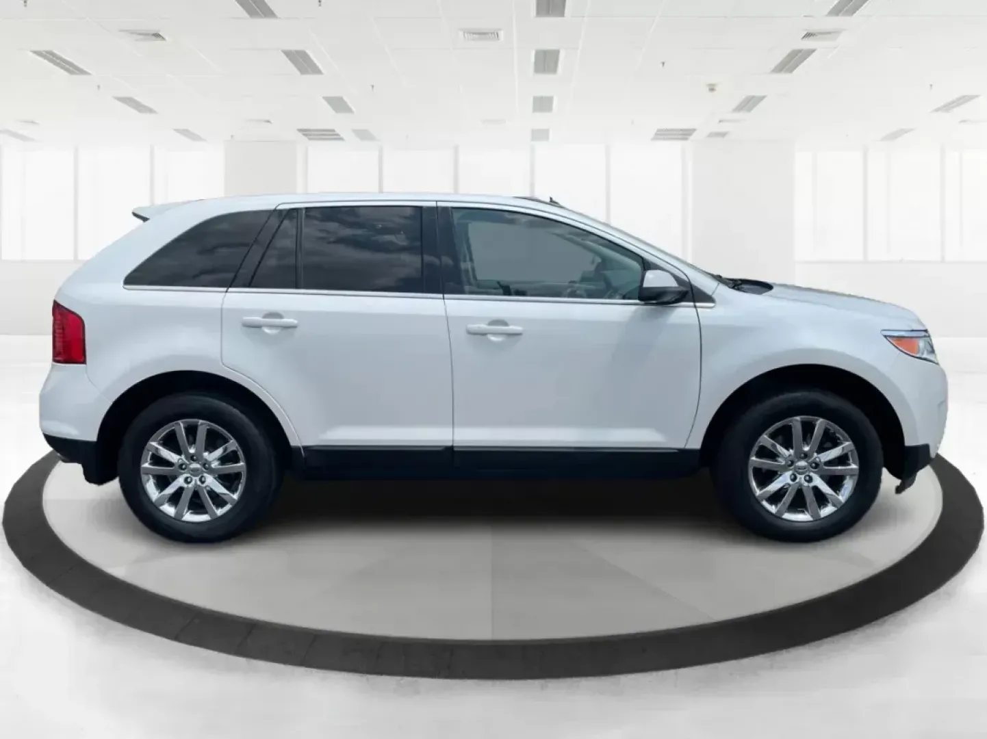 2013 Ford Edge Limited (2FMDK4KCXDB) with an 3.5L V-6 DOHC engine, located at 4508 South Dixie Dr, Moraine, OH, 45439, (937) 908-9800, 39.689976, -84.218452 - **Discover Your Next Adventure with the 2013 Ford Edge Limited at Advantage Car and Credit!**<br /> <br /> Are you ready to elevate your driving experience? Whether you're commuting to work, shuttling the kids to school, or planning weekend getaways, the 2013 Ford Edge Limited is the versatile SUV t - Photo#1