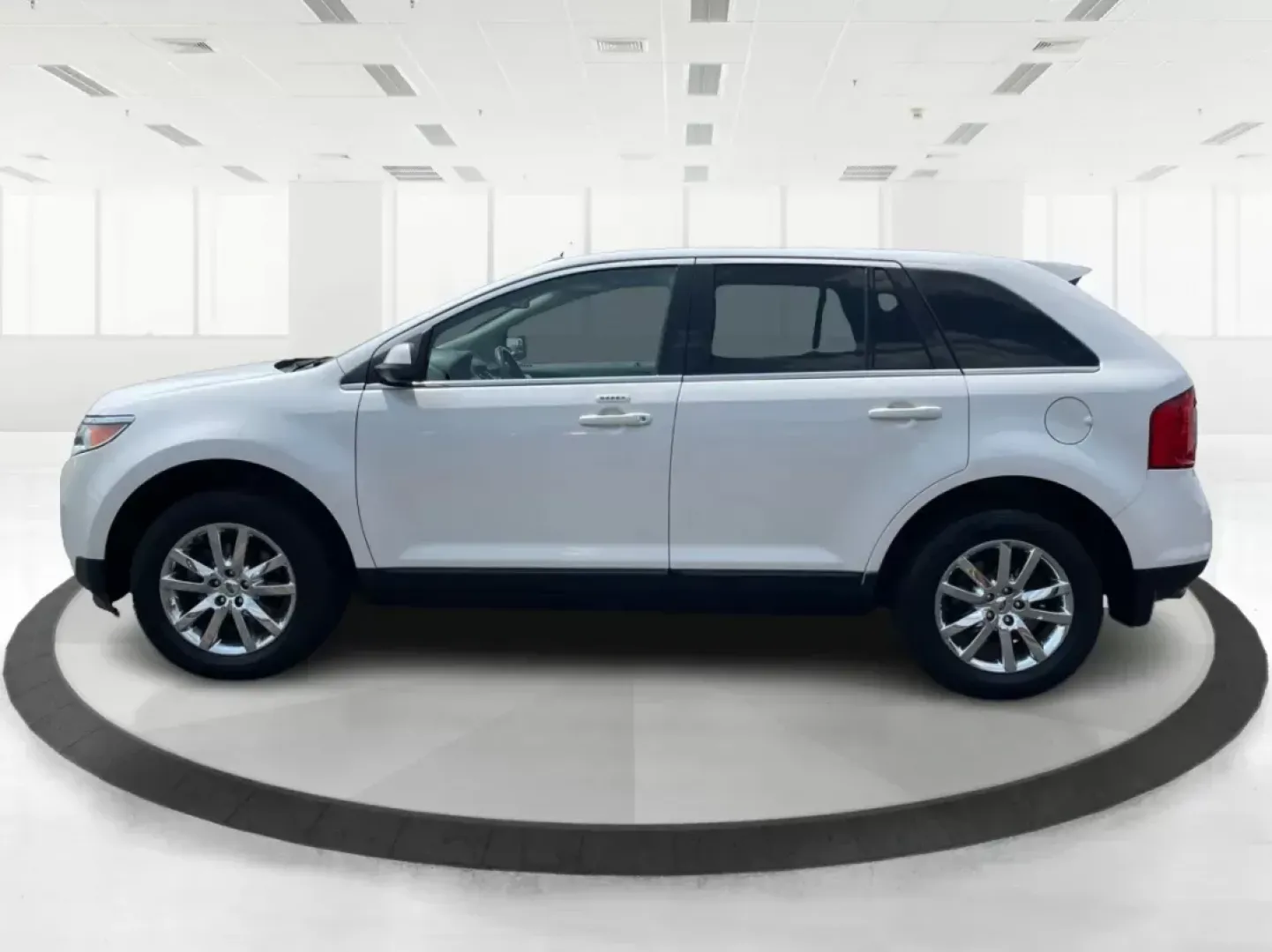 2013 Ford Edge Limited (2FMDK4KCXDB) with an 3.5L V-6 DOHC engine, located at 4508 South Dixie Dr, Moraine, OH, 45439, (937) 908-9800, 39.689976, -84.218452 - **Discover Your Next Adventure with the 2013 Ford Edge Limited at Advantage Car and Credit!**<br /> <br /> Are you ready to elevate your driving experience? Whether you're commuting to work, shuttling the kids to school, or planning weekend getaways, the 2013 Ford Edge Limited is the versatile SUV t - Photo#5