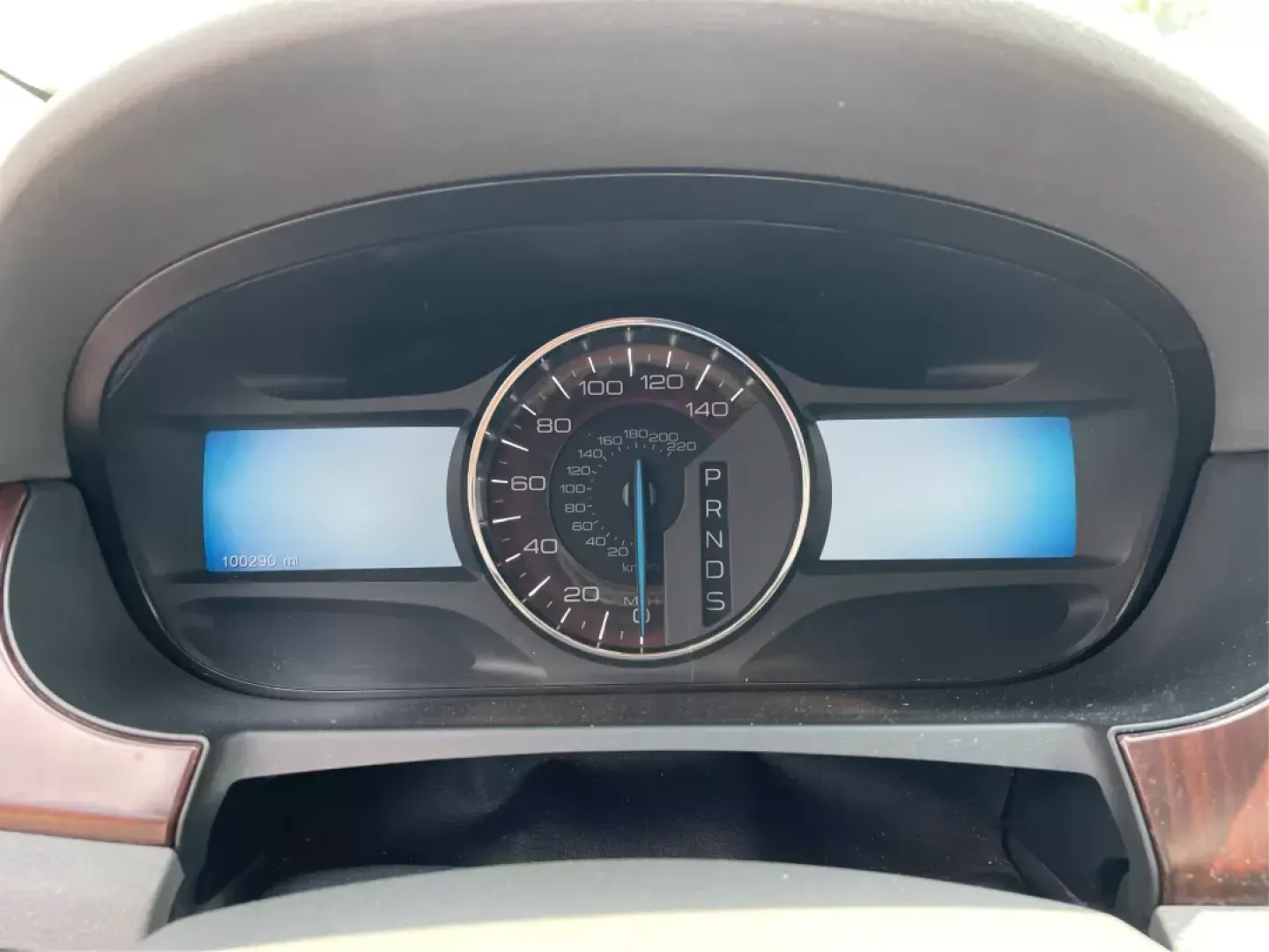 2013 Ford Edge Limited (2FMDK4KCXDB) with an 3.5L V-6 DOHC engine, located at 4508 South Dixie Dr, Moraine, OH, 45439, (937) 908-9800, 39.689976, -84.218452 - **Discover Your Next Adventure with the 2013 Ford Edge Limited at Advantage Car and Credit!**<br /> <br /> Are you ready to elevate your driving experience? Whether you're commuting to work, shuttling the kids to school, or planning weekend getaways, the 2013 Ford Edge Limited is the versatile SUV t - Photo#14