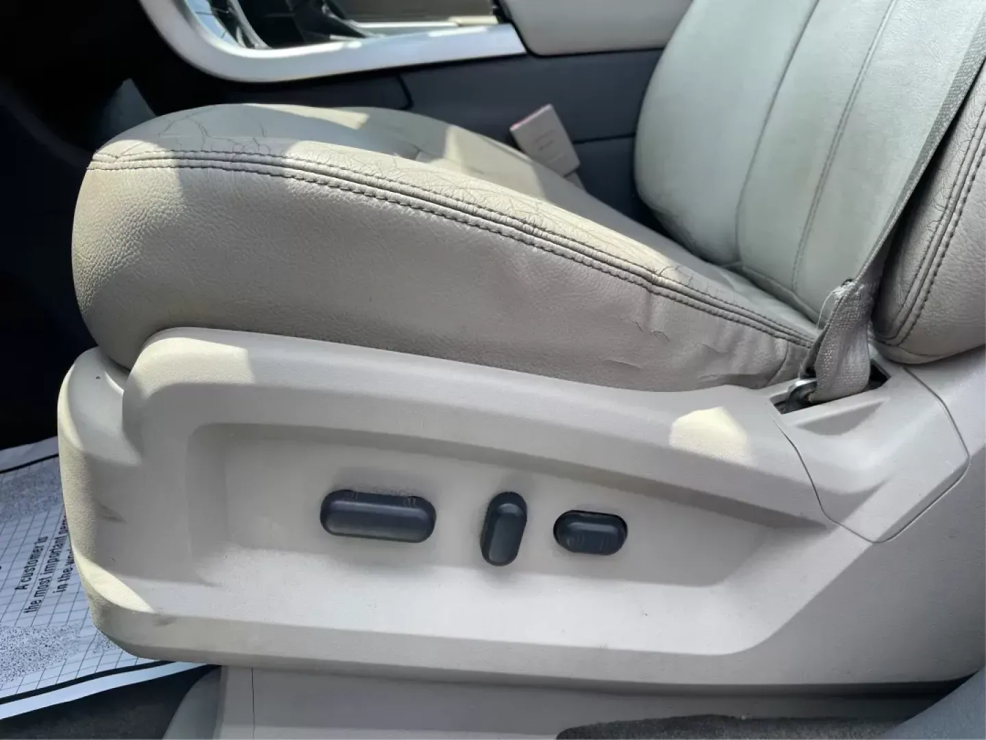 2013 Ford Edge Limited (2FMDK4KCXDB) with an 3.5L V-6 DOHC engine, located at 4508 South Dixie Dr, Moraine, OH, 45439, (937) 908-9800, 39.689976, -84.218452 - **Discover Your Next Adventure with the 2013 Ford Edge Limited at Advantage Car and Credit!**<br /> <br /> Are you ready to elevate your driving experience? Whether you're commuting to work, shuttling the kids to school, or planning weekend getaways, the 2013 Ford Edge Limited is the versatile SUV t - Photo#17