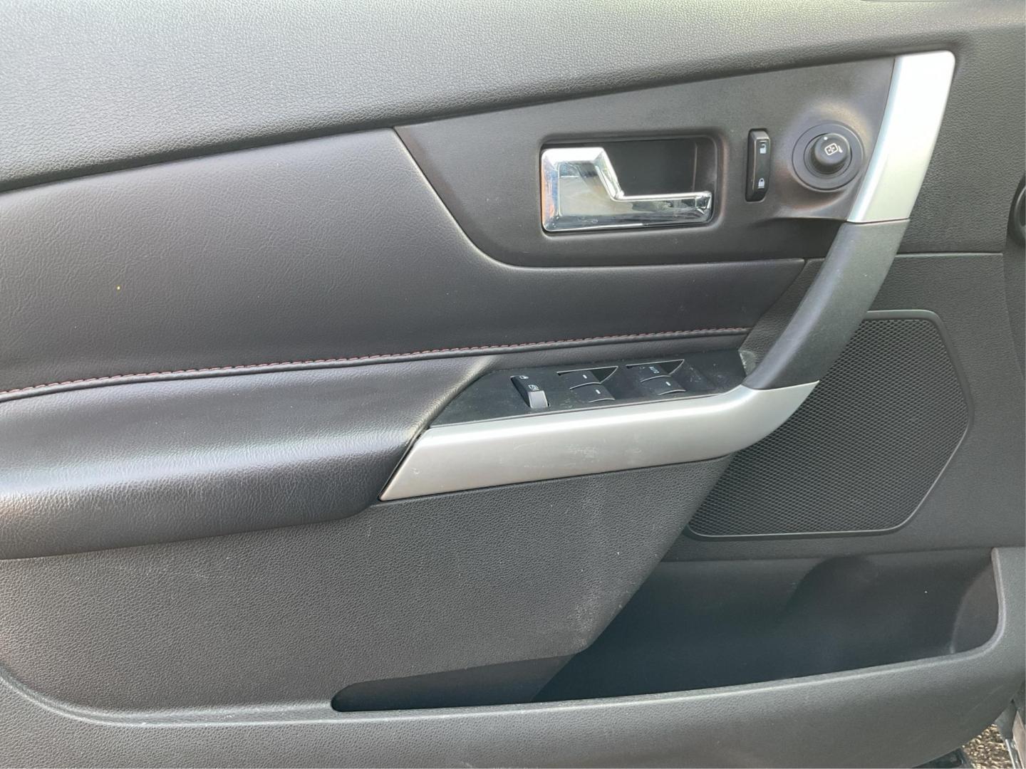 2013 Ford Edge SEL (2FMDK4JC1DB) with an 3.5L V-6 DOHC engine, located at 1184 Kauffman Ave, Fairborn, OH, 45324, (937) 908-9800, 39.807072, -84.030914 - 2013 Ford Edge SEL - Photo#18