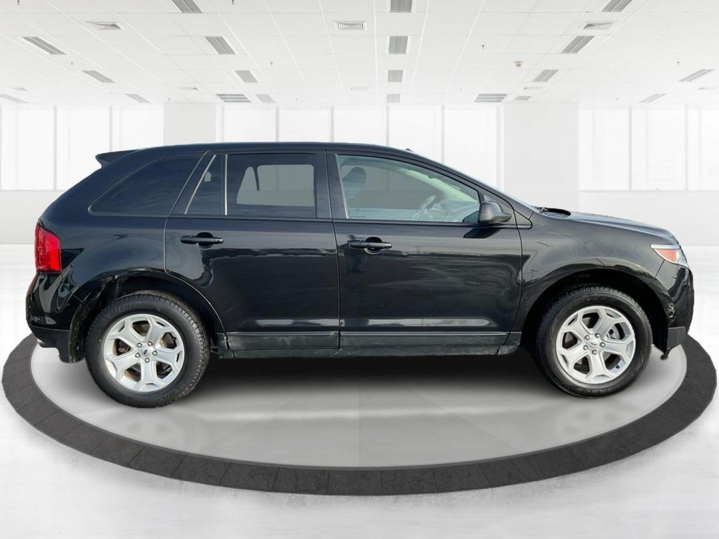 2013 Ford Edge SEL (2FMDK4JC1DB) with an 3.5L V-6 DOHC engine, located at 1184 Kauffman Ave, Fairborn, OH, 45324, (937) 908-9800, 39.807072, -84.030914 - 2013 Ford Edge SEL - Photo#1