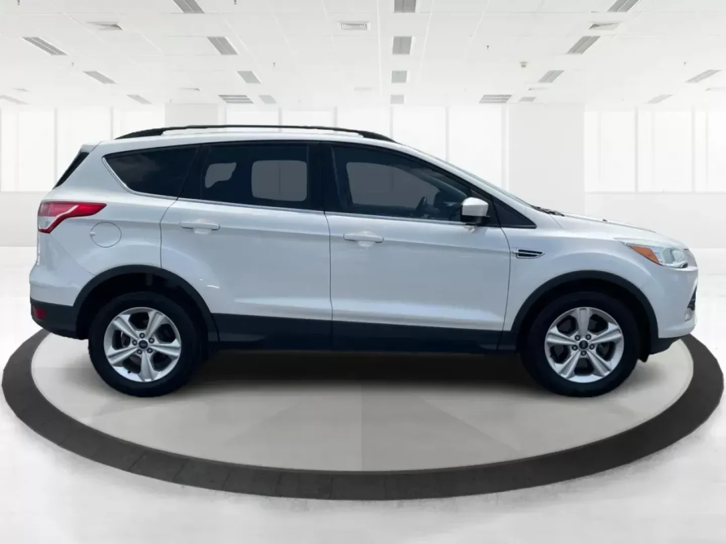 2013 Ford Escape SE (1FMCU0G91DU) with an Other engine, located at 1184 Kauffman Ave, Fairborn, OH, 45324, (937) 908-9800, 39.807072, -84.030914 - 2013 Ford Escape SE - Photo#1