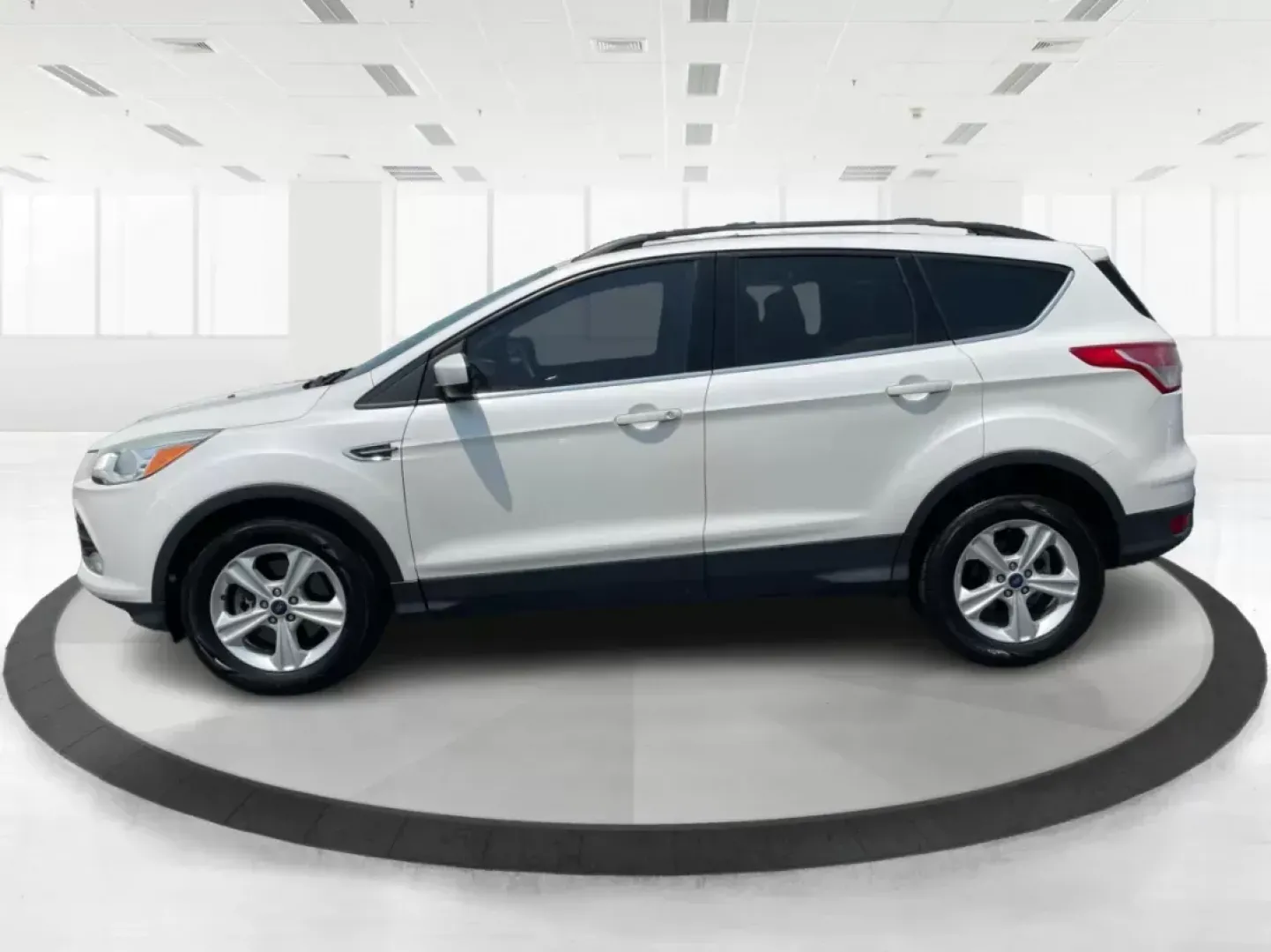 2013 Ford Escape SE (1FMCU0G91DU) with an Other engine, located at 1184 Kauffman Ave, Fairborn, OH, 45324, (937) 908-9800, 39.807072, -84.030914 - 2013 Ford Escape SE - Photo#5