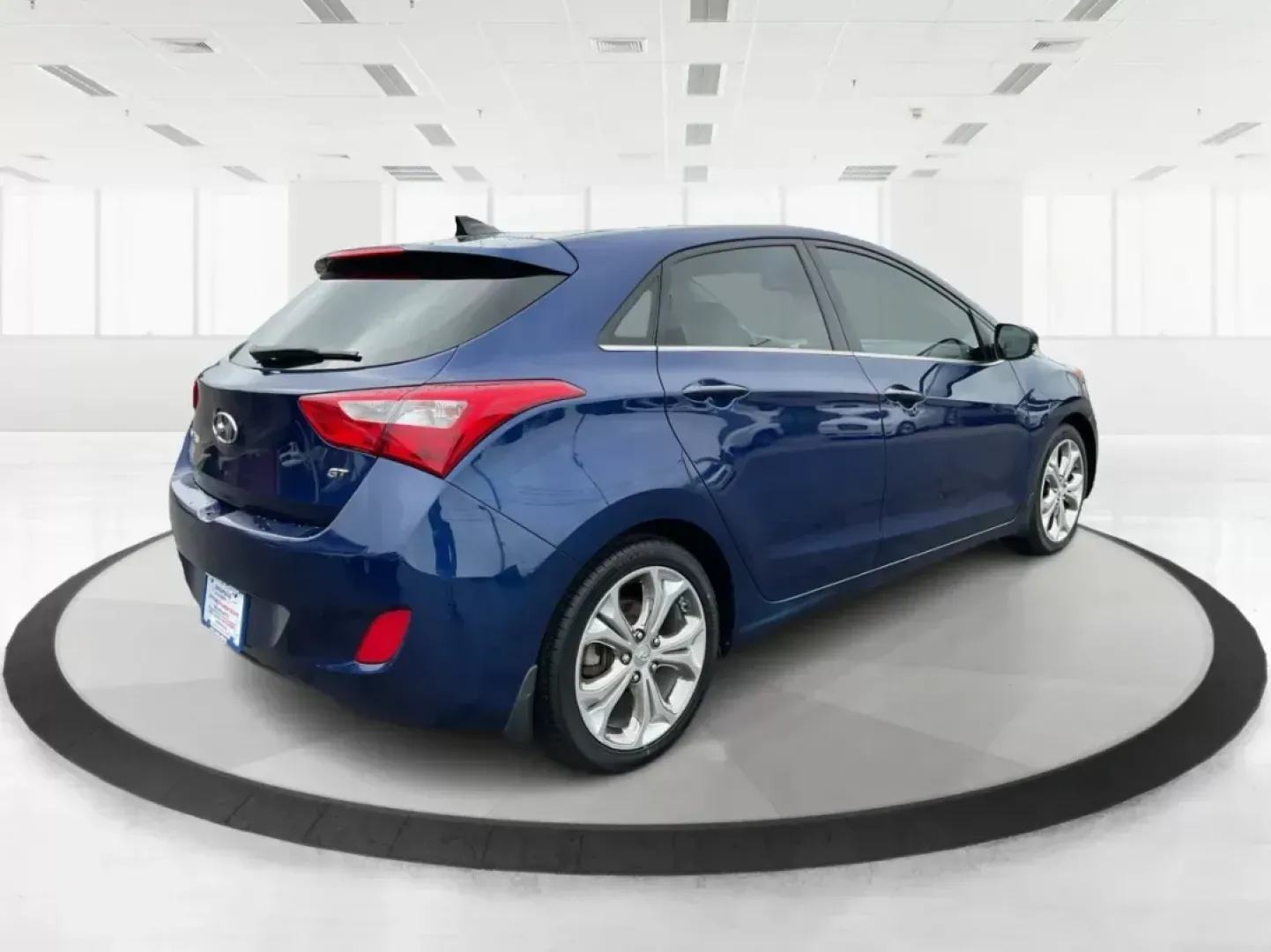 2013 Hyundai Elantra GT Base (KMHD35LE4DU) with an Other engine, located at 4508 South Dixie Dr, Moraine, OH, 45439, (937) 908-9800, 39.689976, -84.218452 - ### Discover Your Next Adventure with the 2013 Hyundai Elantra GT at Advantage Car and Credit!<br /> <br /> Are you looking for a reliable vehicle that enhances your daily commute and weekend getaways? Look no further than the 2013 Hyundai Elantra GT, available now at Advantage Car and Credit in Fai - Photo#2