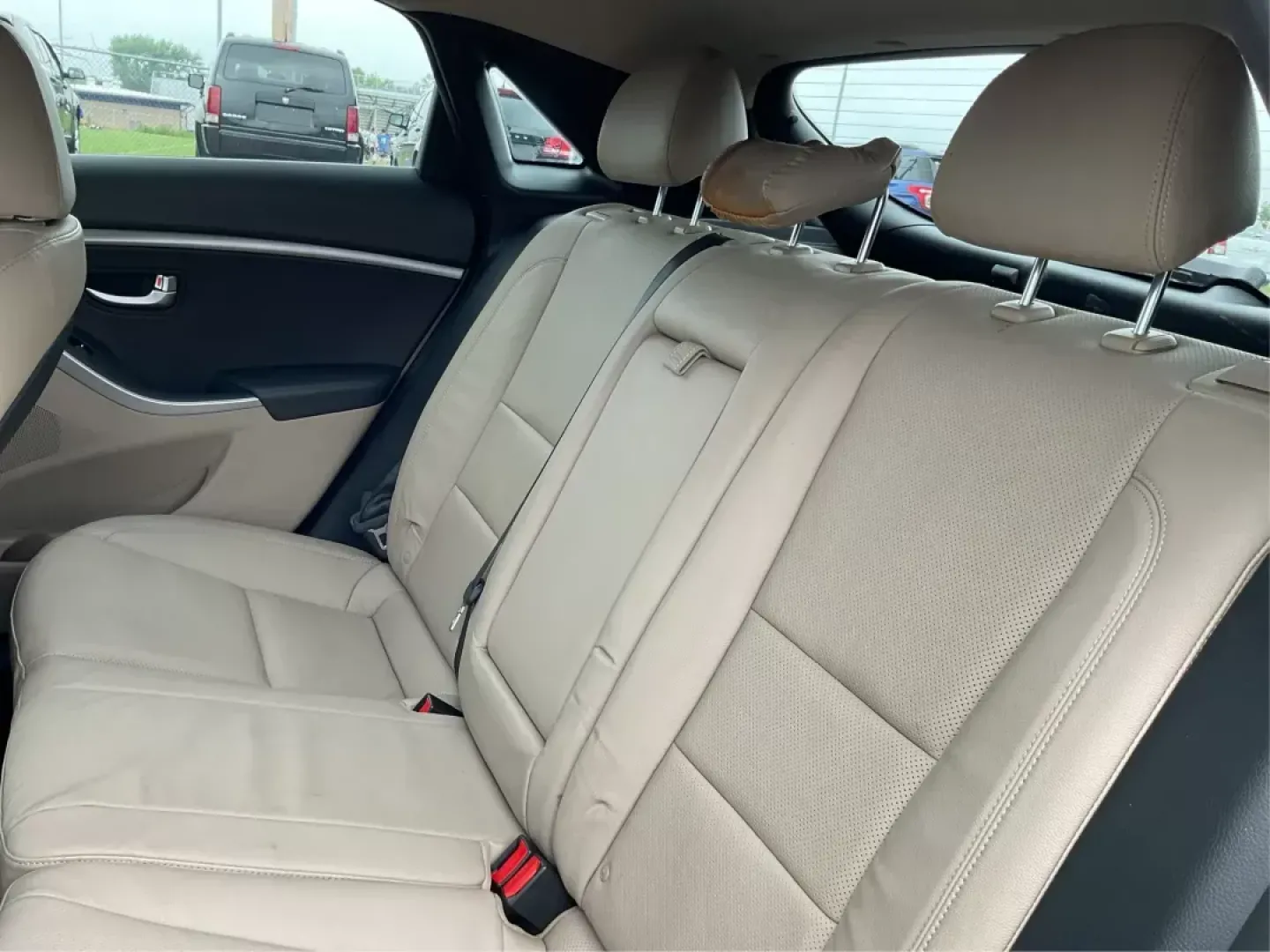 2013 Hyundai Elantra GT Base (KMHD35LE4DU) with an Other engine, located at 4508 South Dixie Dr, Moraine, OH, 45439, (937) 908-9800, 39.689976, -84.218452 - ### Discover Your Next Adventure with the 2013 Hyundai Elantra GT at Advantage Car and Credit!<br /> <br /> Are you looking for a reliable vehicle that enhances your daily commute and weekend getaways? Look no further than the 2013 Hyundai Elantra GT, available now at Advantage Car and Credit in Fai - Photo#9