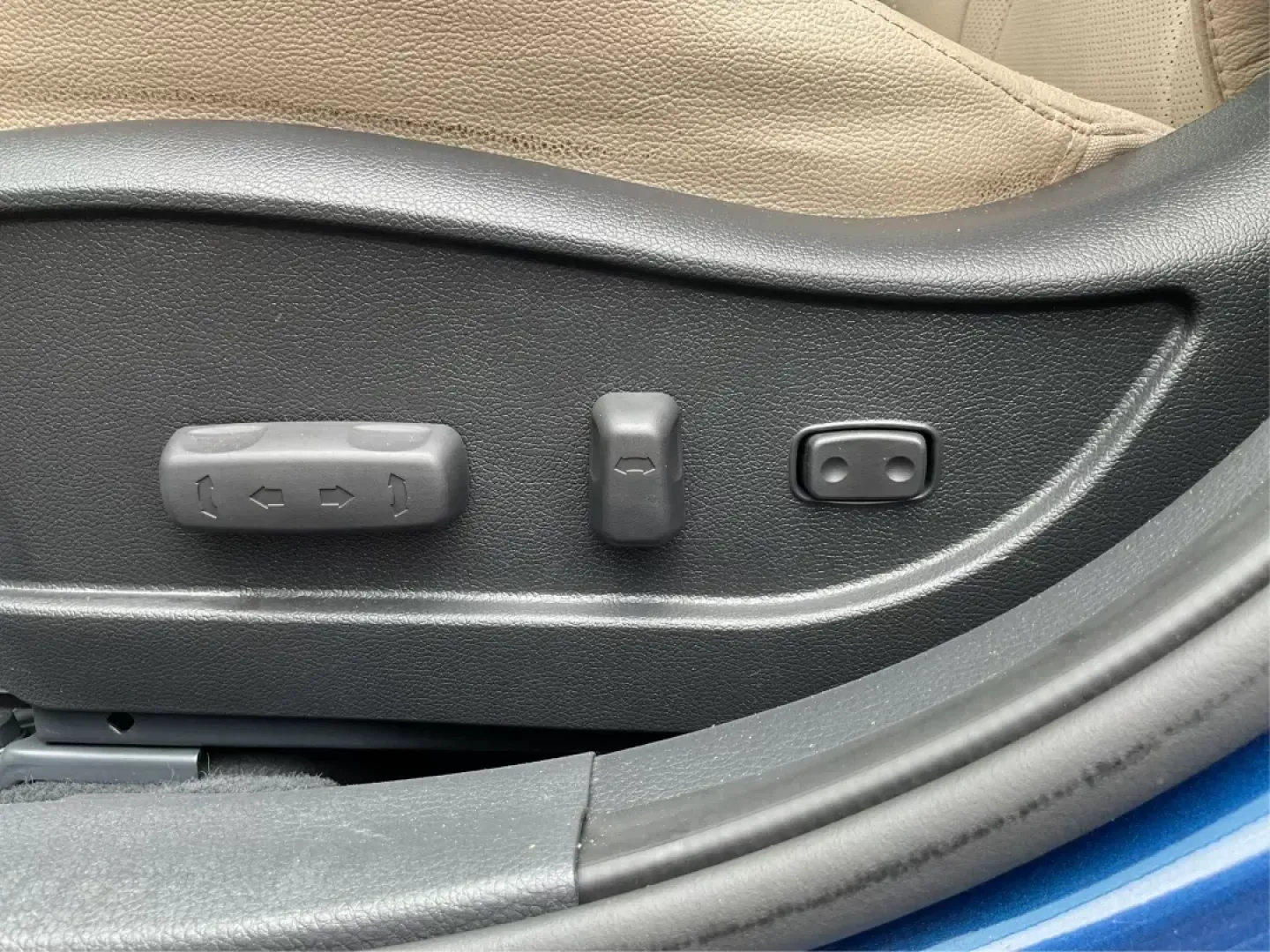 2013 Hyundai Elantra GT Base (KMHD35LE4DU) with an Other engine, located at 4508 South Dixie Dr, Moraine, OH, 45439, (937) 908-9800, 39.689976, -84.218452 - ### Discover Your Next Adventure with the 2013 Hyundai Elantra GT at Advantage Car and Credit!<br /> <br /> Are you looking for a reliable vehicle that enhances your daily commute and weekend getaways? Look no further than the 2013 Hyundai Elantra GT, available now at Advantage Car and Credit in Fai - Photo#16