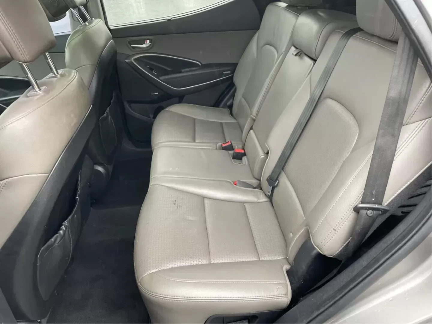 2013 Mineral Gray Hyundai Santa Fe Sport 2.4 AWD (5XYZUDLBXDG) with an 2.4L L4 DOHC 16V engine, 6-Speed Automatic transmission, located at 1184 Kauffman Ave, Fairborn, OH, 45324, (937) 908-9800, 39.807072, -84.030914 - 2013 Hyundai Santa Fe Sport 2.4 AWD - Photo#9