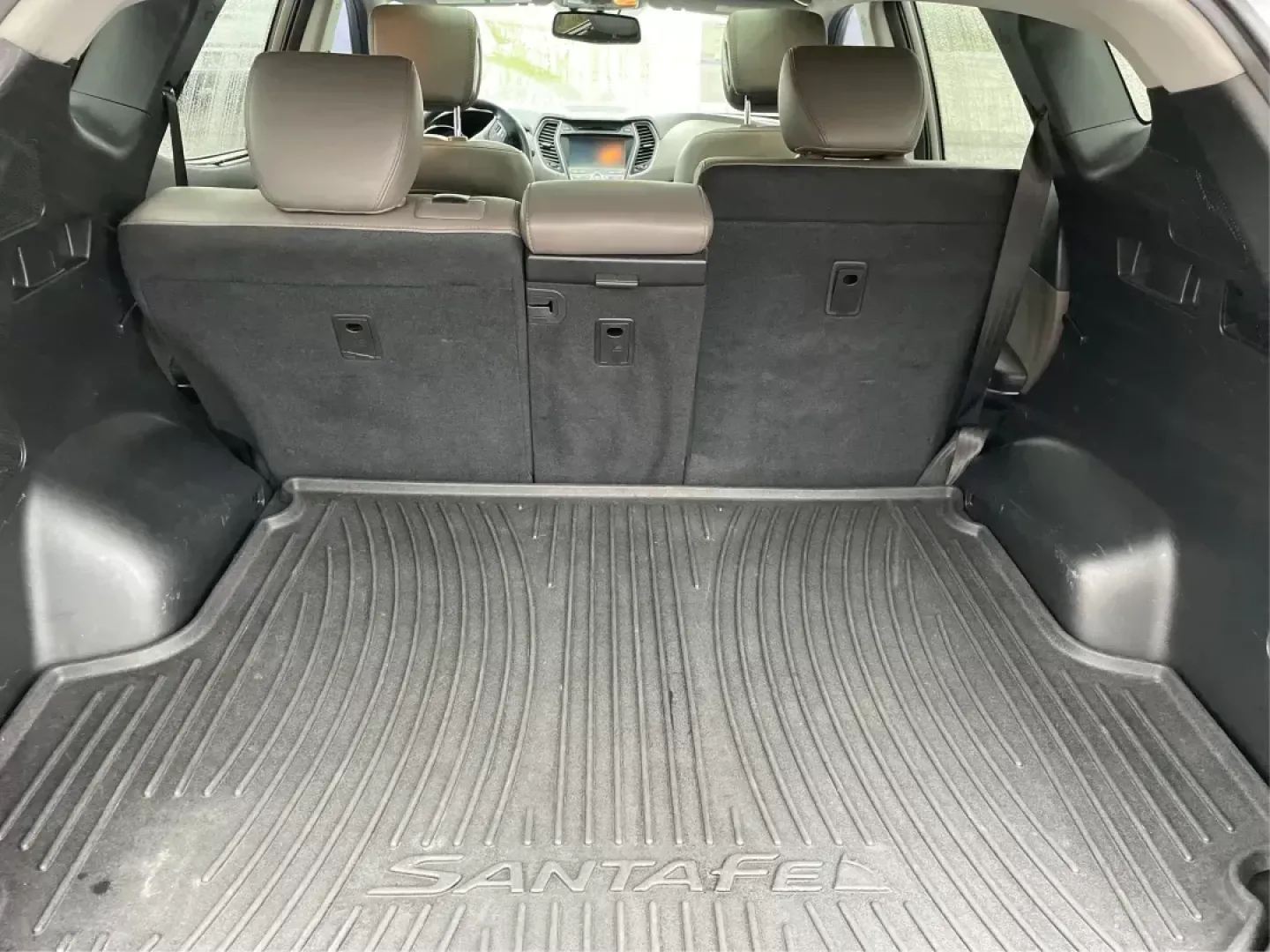 2013 Mineral Gray Hyundai Santa Fe Sport 2.4 AWD (5XYZUDLBXDG) with an 2.4L L4 DOHC 16V engine, 6-Speed Automatic transmission, located at 1184 Kauffman Ave, Fairborn, OH, 45324, (937) 908-9800, 39.807072, -84.030914 - 2013 Hyundai Santa Fe Sport 2.4 AWD - Photo#11