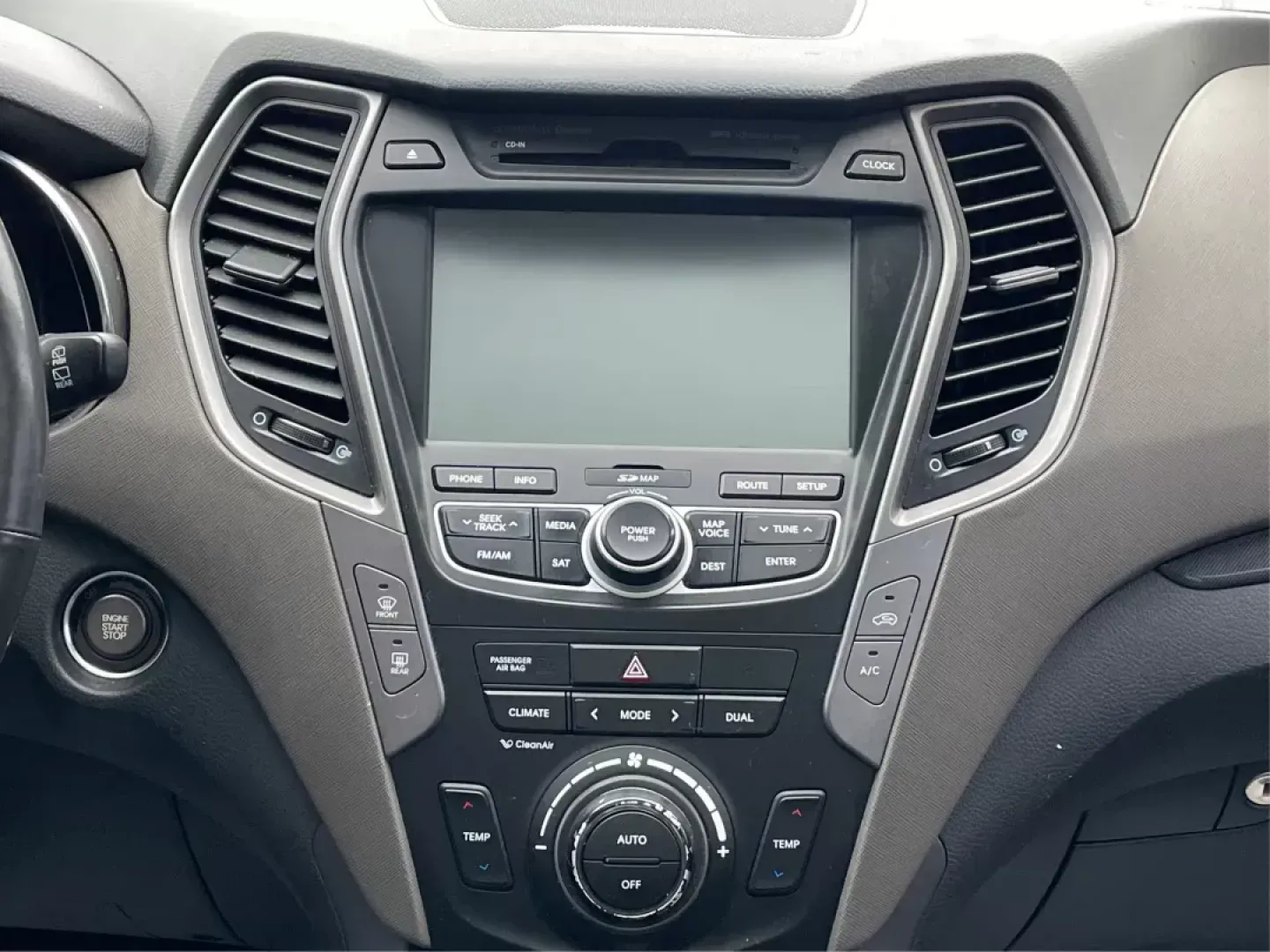 2013 Mineral Gray Hyundai Santa Fe Sport 2.4 AWD (5XYZUDLBXDG) with an 2.4L L4 DOHC 16V engine, 6-Speed Automatic transmission, located at 1184 Kauffman Ave, Fairborn, OH, 45324, (937) 908-9800, 39.807072, -84.030914 - 2013 Hyundai Santa Fe Sport 2.4 AWD - Photo#12