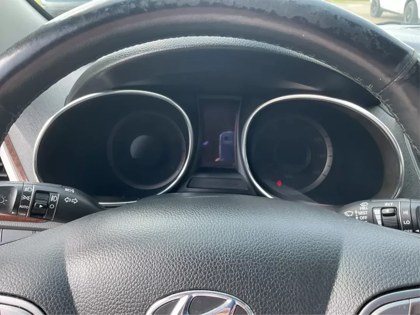 2013 Hyundai Santa Fe Limited (KM8SRDHF5DU) with an Lambda II 3.3L V-6 gasoline direct injection engine, located at 1099 N County Rd 25A , Troy, OH, 45373, (937) 908-9800, 40.057079, -84.212883 - **Experience Every Journey with Style and Comfort: 2013 Hyundai Santa Fe Limited at Advantage Car and Credit!**<br /> <br /> Are you looking for a vehicle that seamlessly blends comfort, capability, and style for your family adventures or daily commutes? Look no further! The 2013 Hyundai Santa Fe Li - Photo#14