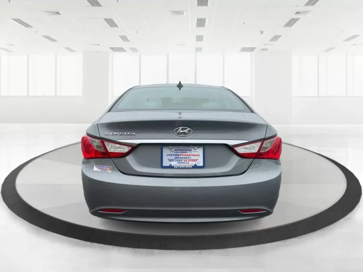 2013 Gray Hyundai Sonata GLS (5NPEB4AC5DH) with an 2.4L L4 DOHC 16V engine, 6-Speed Automatic transmission, located at 8750 N County Rd 25A, Piqua, OH, 45356, (937) 908-9800, 40.164391, -84.232513 - **Embrace the Open Road with the 2013 Hyundai Sonata A Perfect Companion for Life's Journeys!**<br /> <br /> Are you in the market for an affordable, reliable vehicle that can seamlessly adapt to your lifestyle? Look no further than the 2013 Hyundai Sonata, priced competitively at just $13,995! Thi - Photo#3