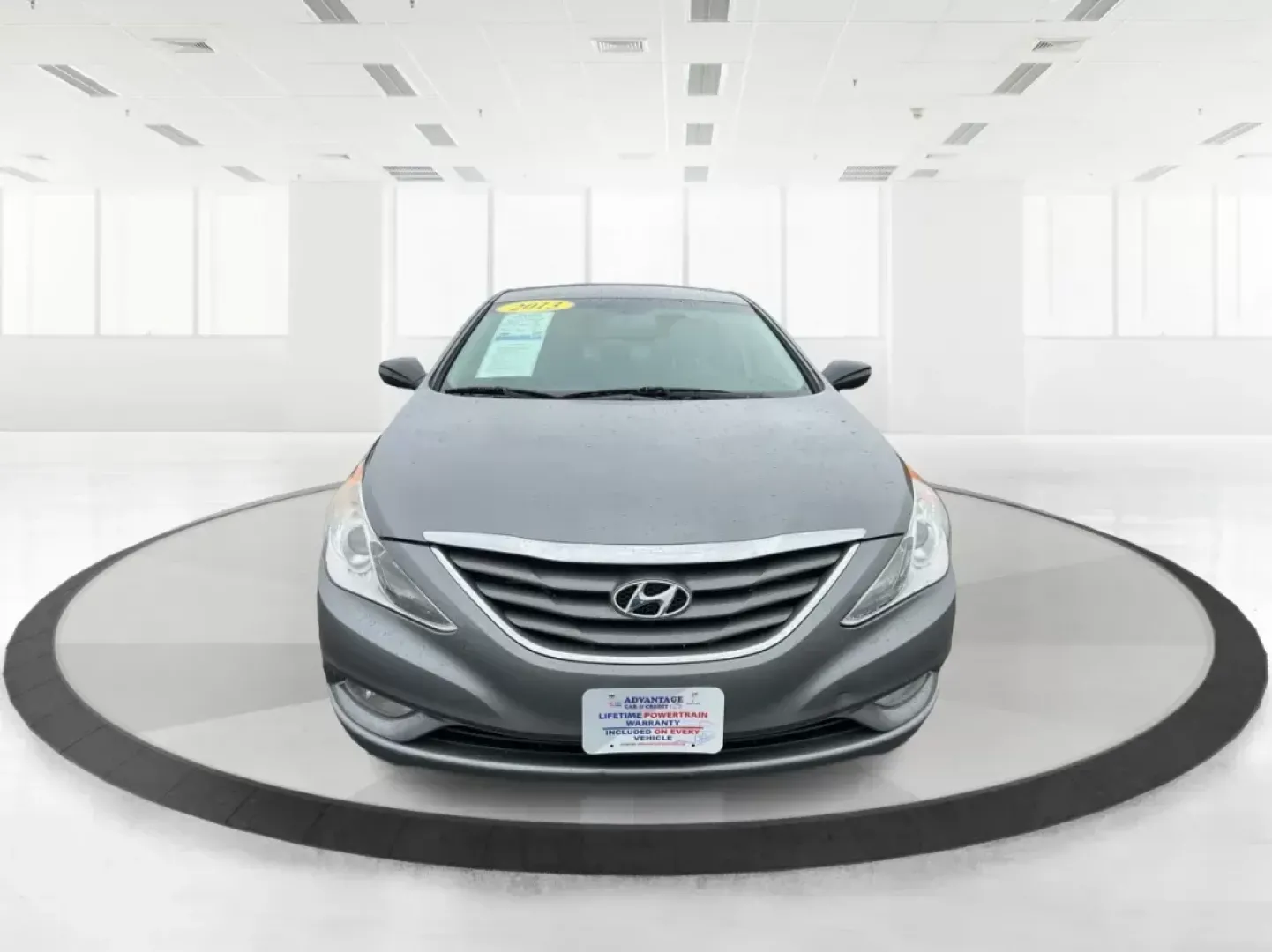 2013 Gray Hyundai Sonata GLS (5NPEB4AC5DH) with an 2.4L L4 DOHC 16V engine, 6-Speed Automatic transmission, located at 8750 N County Rd 25A, Piqua, OH, 45356, (937) 908-9800, 40.164391, -84.232513 - **Embrace the Open Road with the 2013 Hyundai Sonata A Perfect Companion for Life's Journeys!**<br /> <br /> Are you in the market for an affordable, reliable vehicle that can seamlessly adapt to your lifestyle? Look no further than the 2013 Hyundai Sonata, priced competitively at just $13,995! Thi - Photo#6