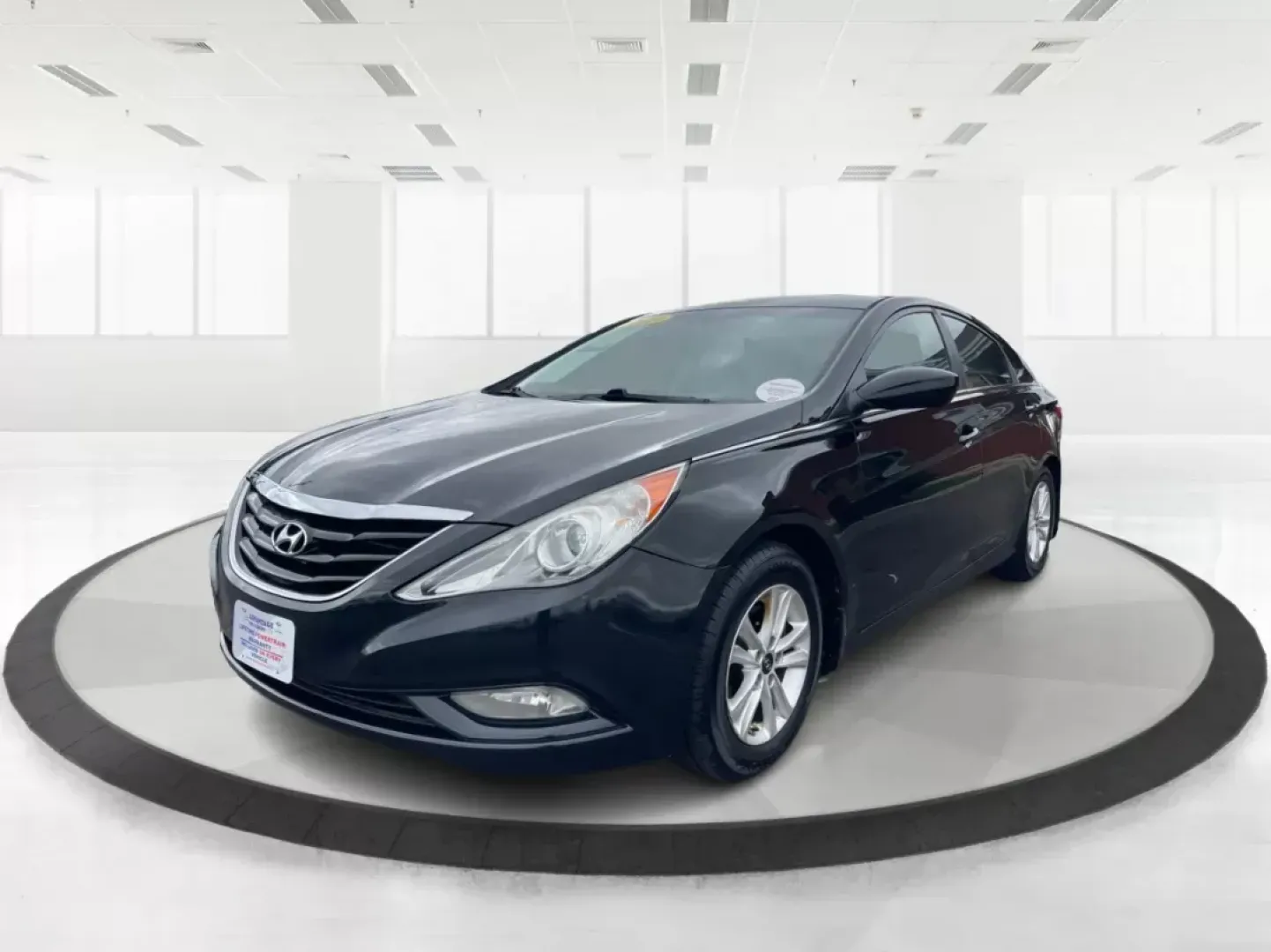 2013 Hyundai Sonata GLS (5NPEB4AC5DH) with an 2.4L I-4 gasoline direct injection engine, located at 880 E. National Road, Vandalia, OH, 45377, (937) 908-9800, 39.891918, -84.183594 - 2013 Hyundai Sonata GLS - Photo#7