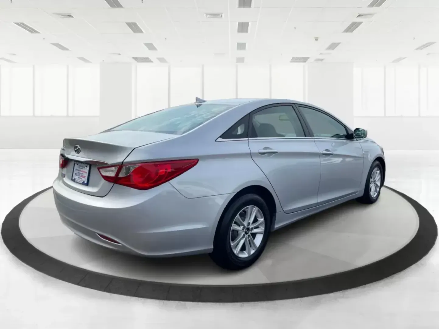 2013 Hyundai Sonata GLS (5NPEB4AC1DH) with an 2.4L I-4 gasoline direct injection engine, located at 8750 N County Rd 25A, Piqua, OH, 45356, (937) 908-9800, 40.164391, -84.232513 - One Owner - Photo#2