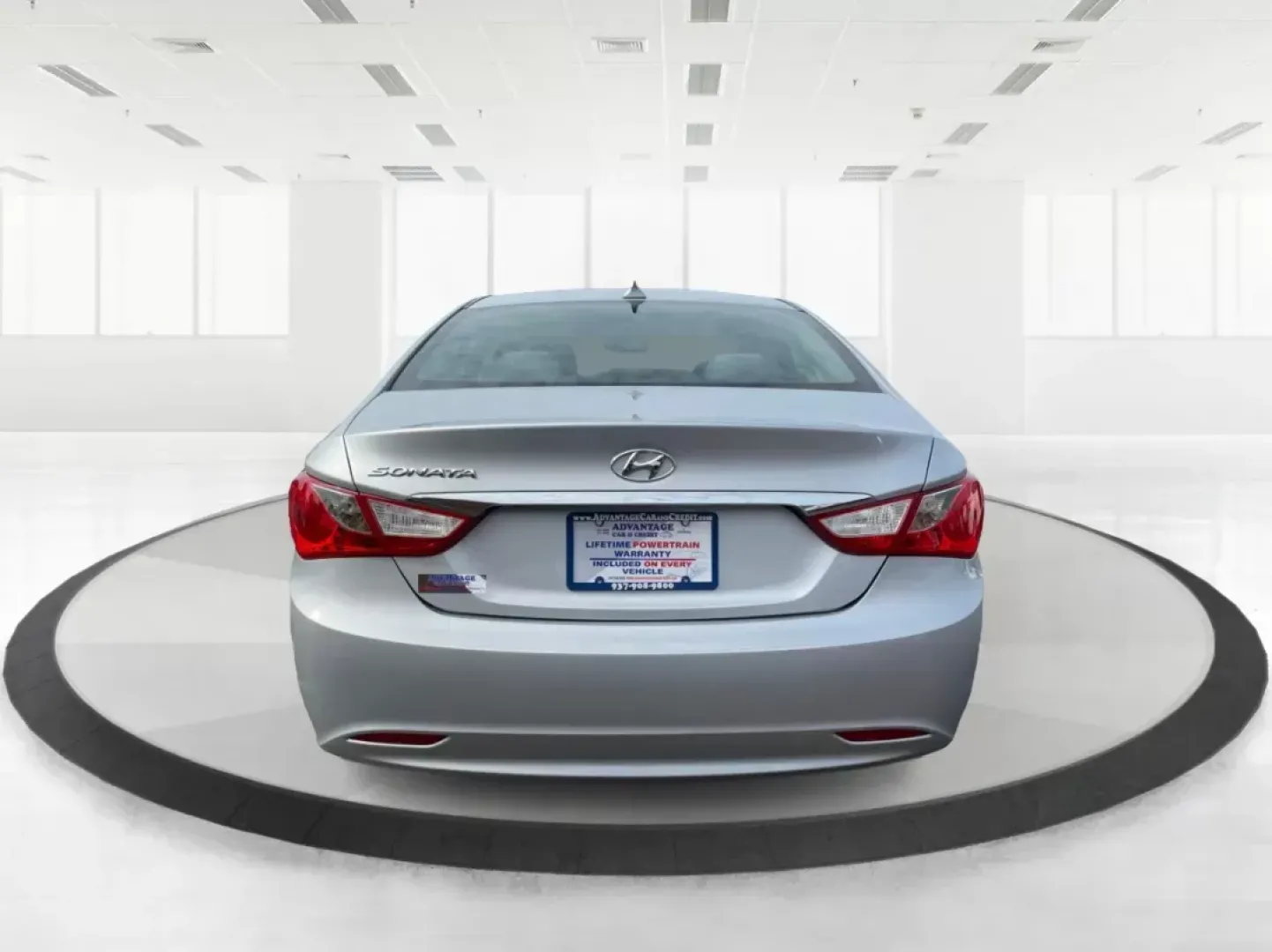 2013 Hyundai Sonata GLS (5NPEB4AC1DH) with an 2.4L I-4 gasoline direct injection engine, located at 8750 N County Rd 25A, Piqua, OH, 45356, (937) 908-9800, 40.164391, -84.232513 - One Owner - Photo#3
