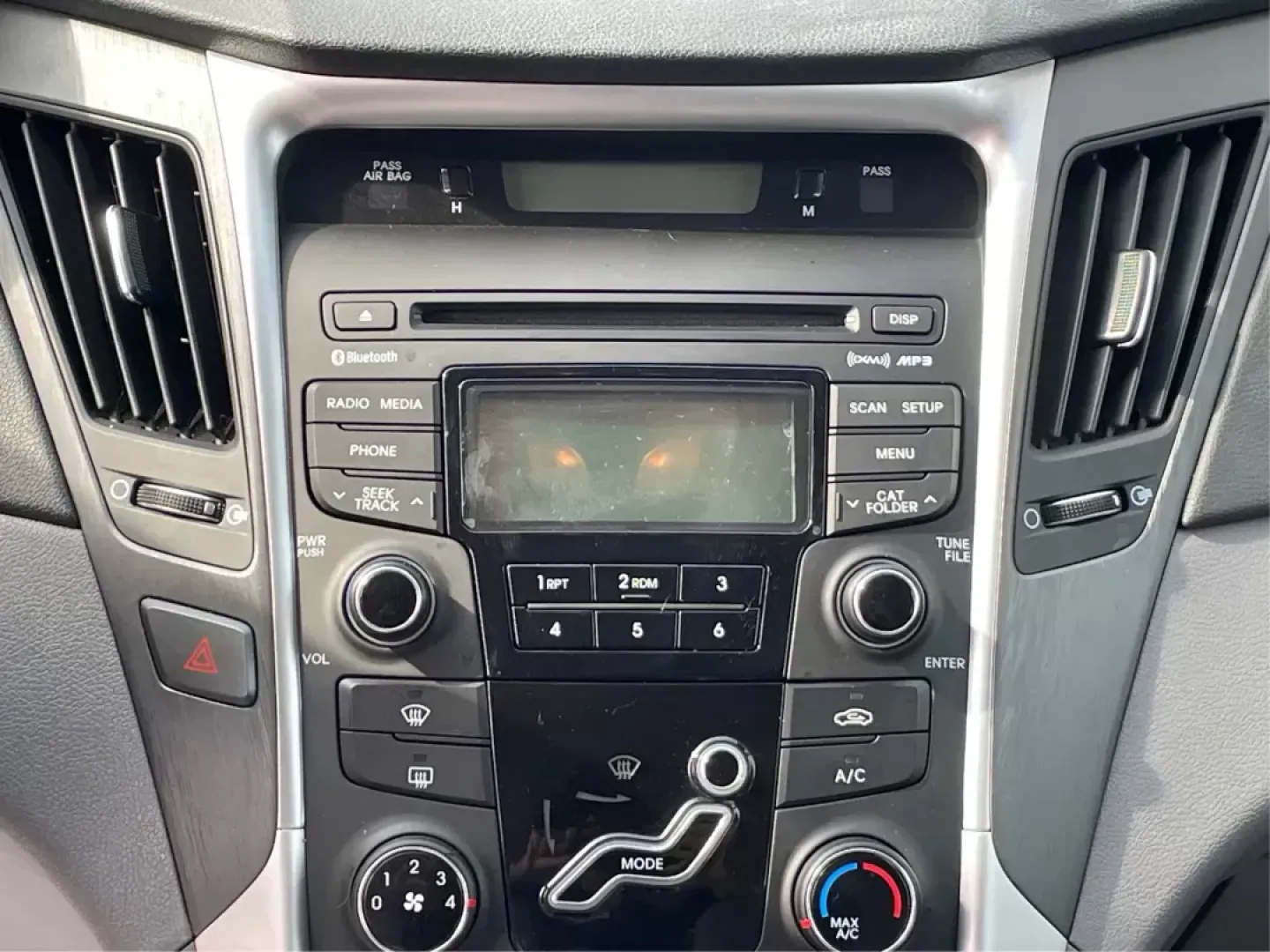 2013 Hyundai Sonata GLS (5NPEB4AC1DH) with an 2.4L I-4 gasoline direct injection engine, located at 8750 N County Rd 25A, Piqua, OH, 45356, (937) 908-9800, 40.164391, -84.232513 - One Owner - Photo#12