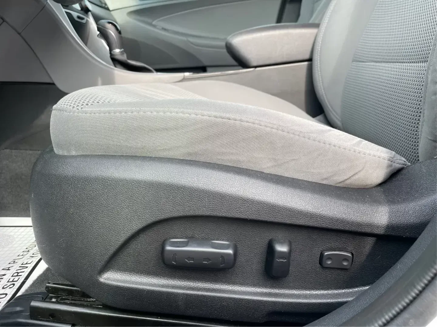 2013 Hyundai Sonata GLS (5NPEB4AC1DH) with an 2.4L I-4 gasoline direct injection engine, located at 8750 N County Rd 25A, Piqua, OH, 45356, (937) 908-9800, 40.164391, -84.232513 - One Owner - Photo#17