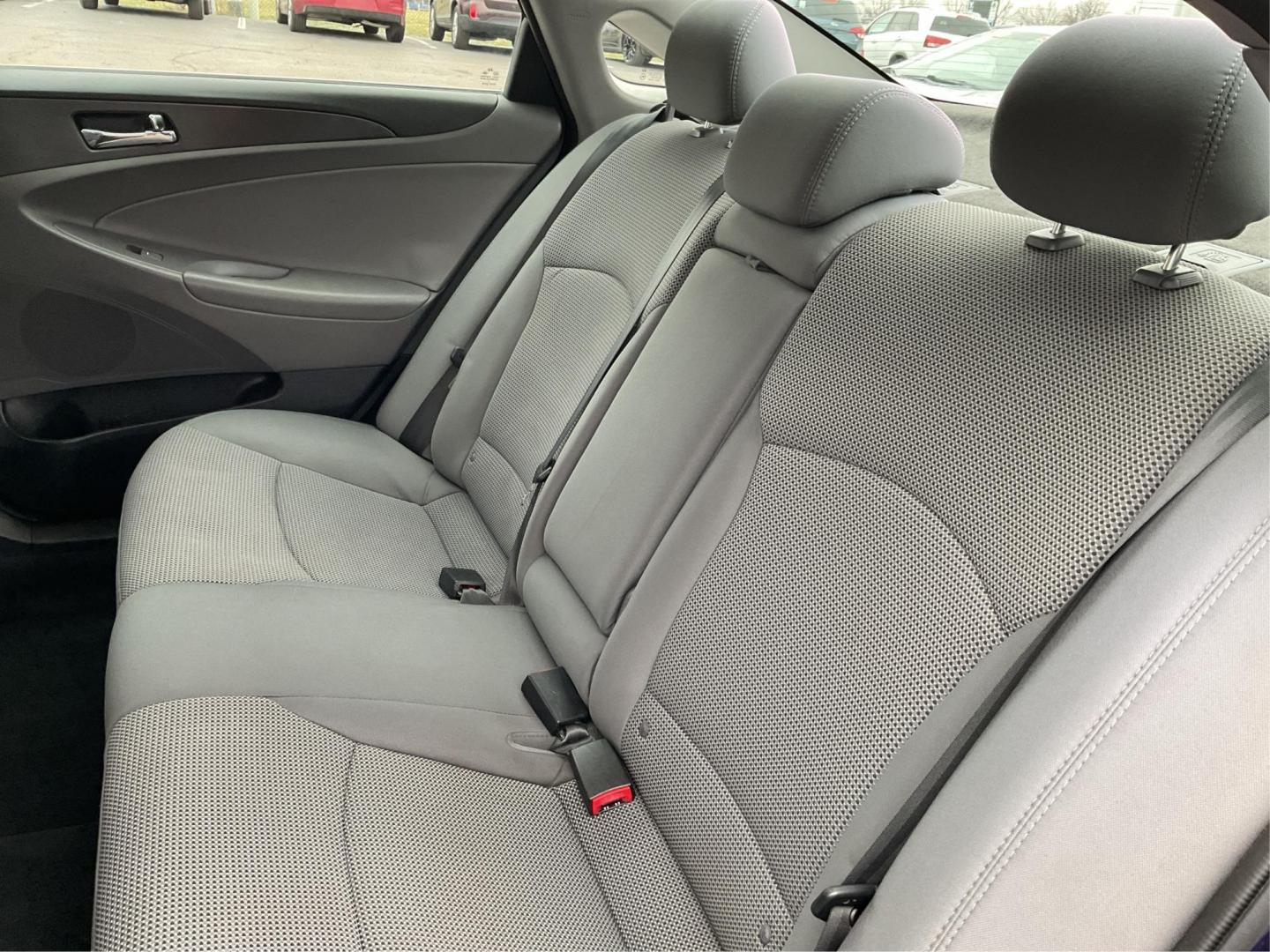 2013 Hyundai Sonata GLS (5NPEB4AC5DH) with an 2.4L I-4 gasoline direct injection engine, located at 1184 Kauffman Ave, Fairborn, OH, 45324, (937) 908-9800, 39.807072, -84.030914 - 2013 Hyundai Sonata GLS - Photo#9