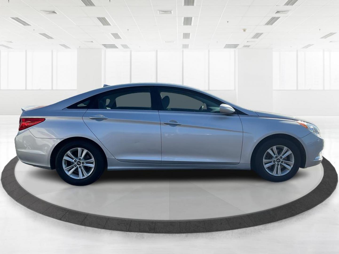 2013 Hyundai Sonata GLS (5NPEB4AC7DH) with an 2.4L I-4 gasoline direct injection engine, located at 1230 East Main St, Xenia, OH, 45385, (937) 908-9800, 39.688026, -83.910172 - 2013 Hyundai Sonata GLS - Photo#1