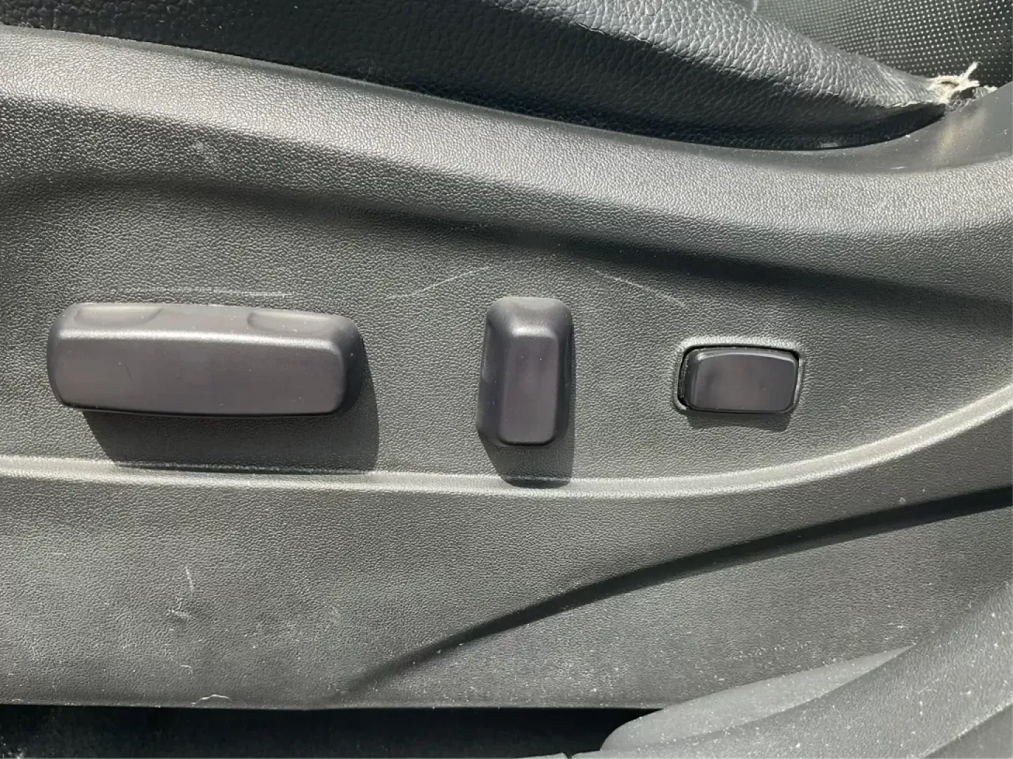 2013 Hyundai Tucson Limited (KM8JUCAC4DU) with an Other engine, located at 1184 Kauffman Ave, Fairborn, OH, 45324, (937) 908-9800, 39.807072, -84.030914 - 2013 Hyundai Tucson Limited - Photo#16
