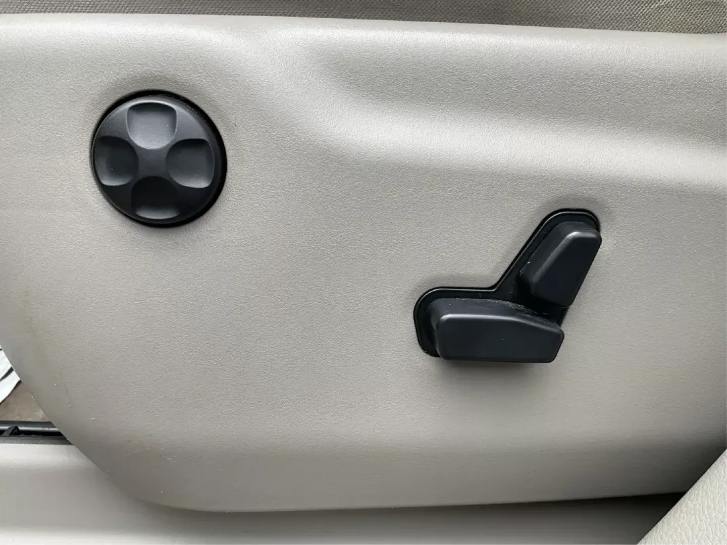 2013 Jeep Grand Cherokee Laredo (1C4RJFAGXDC) with an Other engine, located at 8750 N County Rd 25A, Piqua, OH, 45356, (937) 908-9800, 40.164391, -84.232513 - 2013 Jeep Grand Cherokee Laredo - Photo#18