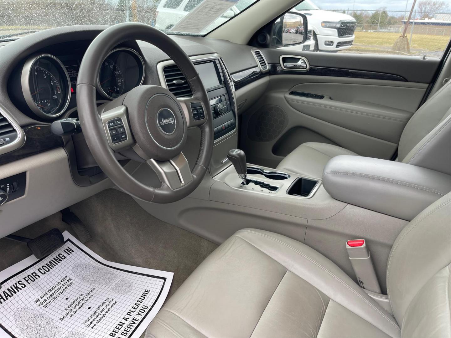 2013 Jeep Grand Cherokee Laredo (1C4RJFAG8DC) with an 3.6L V-6 DOHC engine, located at 880 E. National Road, Vandalia, OH, 45377, (937) 908-9800, 39.891918, -84.183594 - 2013 Jeep Grand Cherokee Laredo - Photo#8