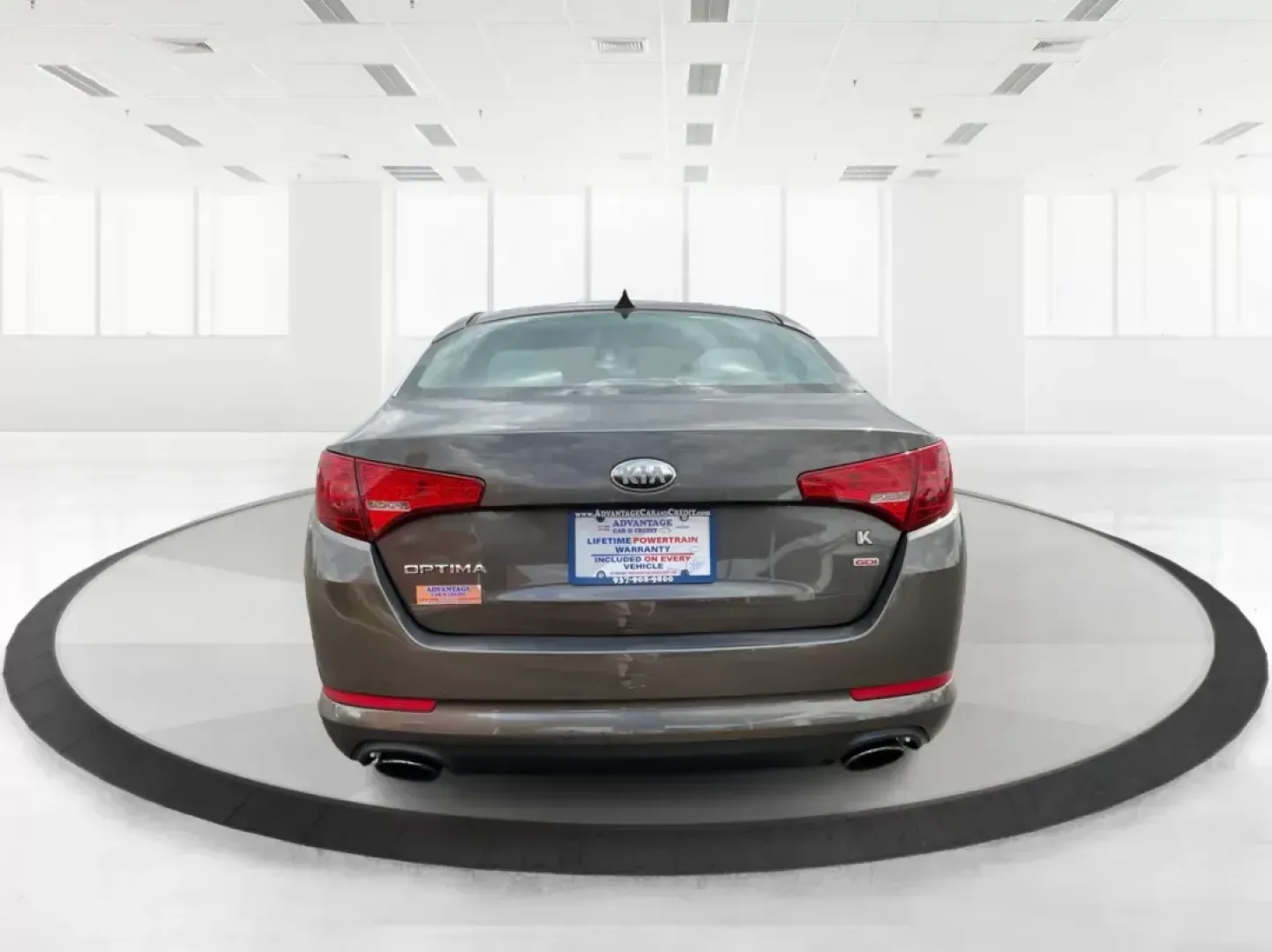 2013 Kia Optima LX (5XXGM4A71DG) with an 2.4L I-4 gasoline direct injection engine, located at 880 E. National Road, Vandalia, OH, 45377, (937) 908-9800, 39.891918, -84.183594 - 2013 Kia Optima LX - Photo#3