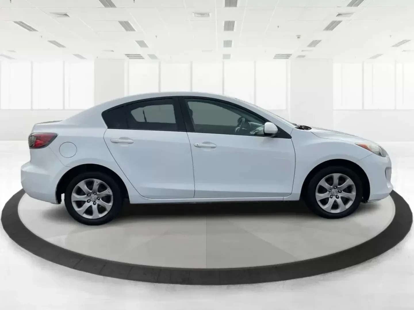 2013 Mazda Mazda3 i SV (JM1BL1TF0D1) with an 2L I-4 DOHC engine, located at 1184 Kauffman Ave, Fairborn, OH, 45324, (937) 908-9800, 39.807072, -84.030914 - 2013 Mazda Mazda3 i SV - Photo#1