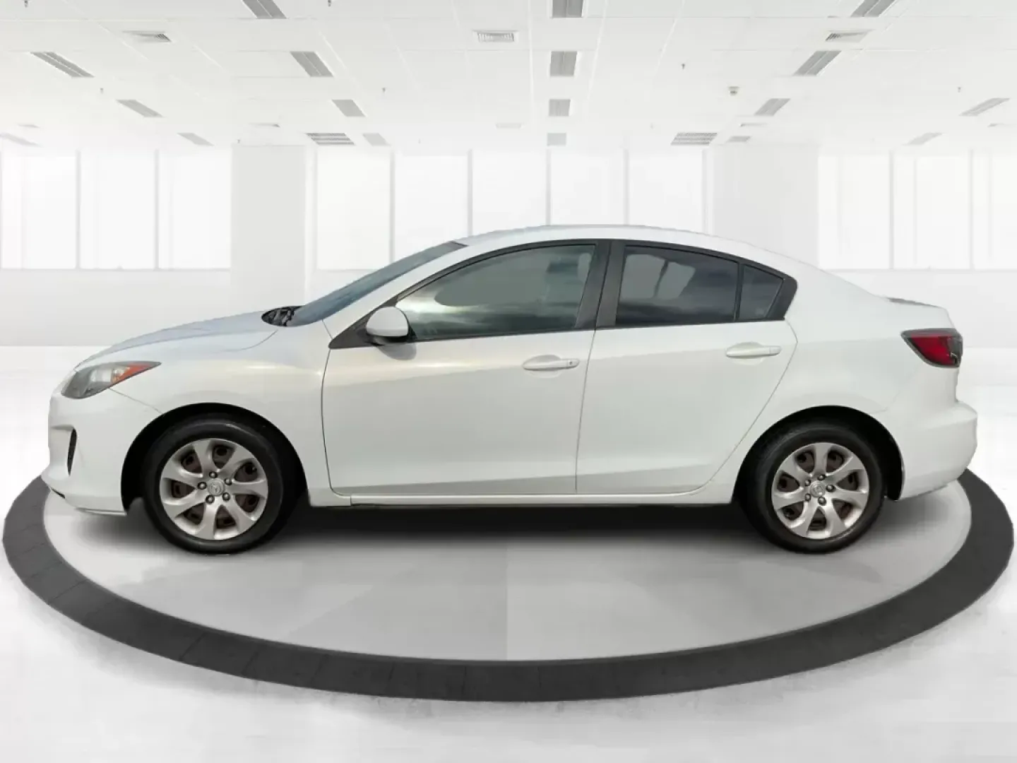2013 Mazda Mazda3 i SV (JM1BL1TF0D1) with an 2L I-4 DOHC engine, located at 1184 Kauffman Ave, Fairborn, OH, 45324, (937) 908-9800, 39.807072, -84.030914 - 2013 Mazda Mazda3 i SV - Photo#6
