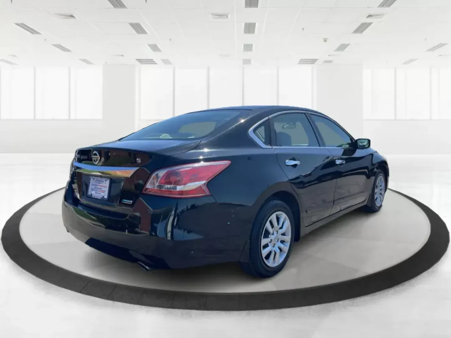 2013 Nissan Altima 2.5 S (1N4AL3AP1DC) with an 2.5L I-4 DOHC engine, located at 401 Woodman Dr, Riverside, OH, 45431, (937) 908-9800, 39.760899, -84.123421 - 2013 Nissan Altima 2.5 S - Photo#2