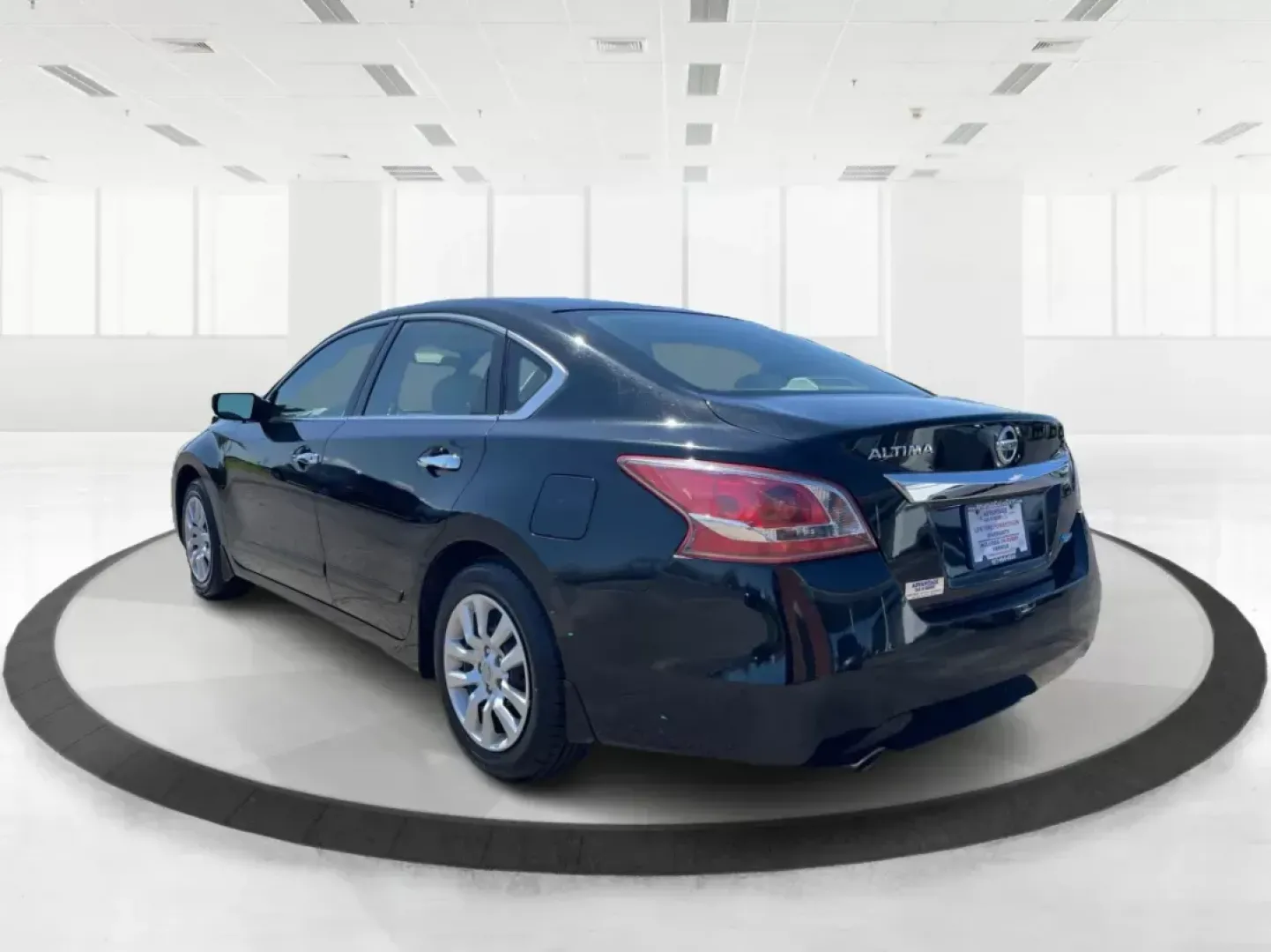 2013 Nissan Altima 2.5 S (1N4AL3AP1DC) with an 2.5L I-4 DOHC engine, located at 401 Woodman Dr, Riverside, OH, 45431, (937) 908-9800, 39.760899, -84.123421 - 2013 Nissan Altima 2.5 S - Photo#4