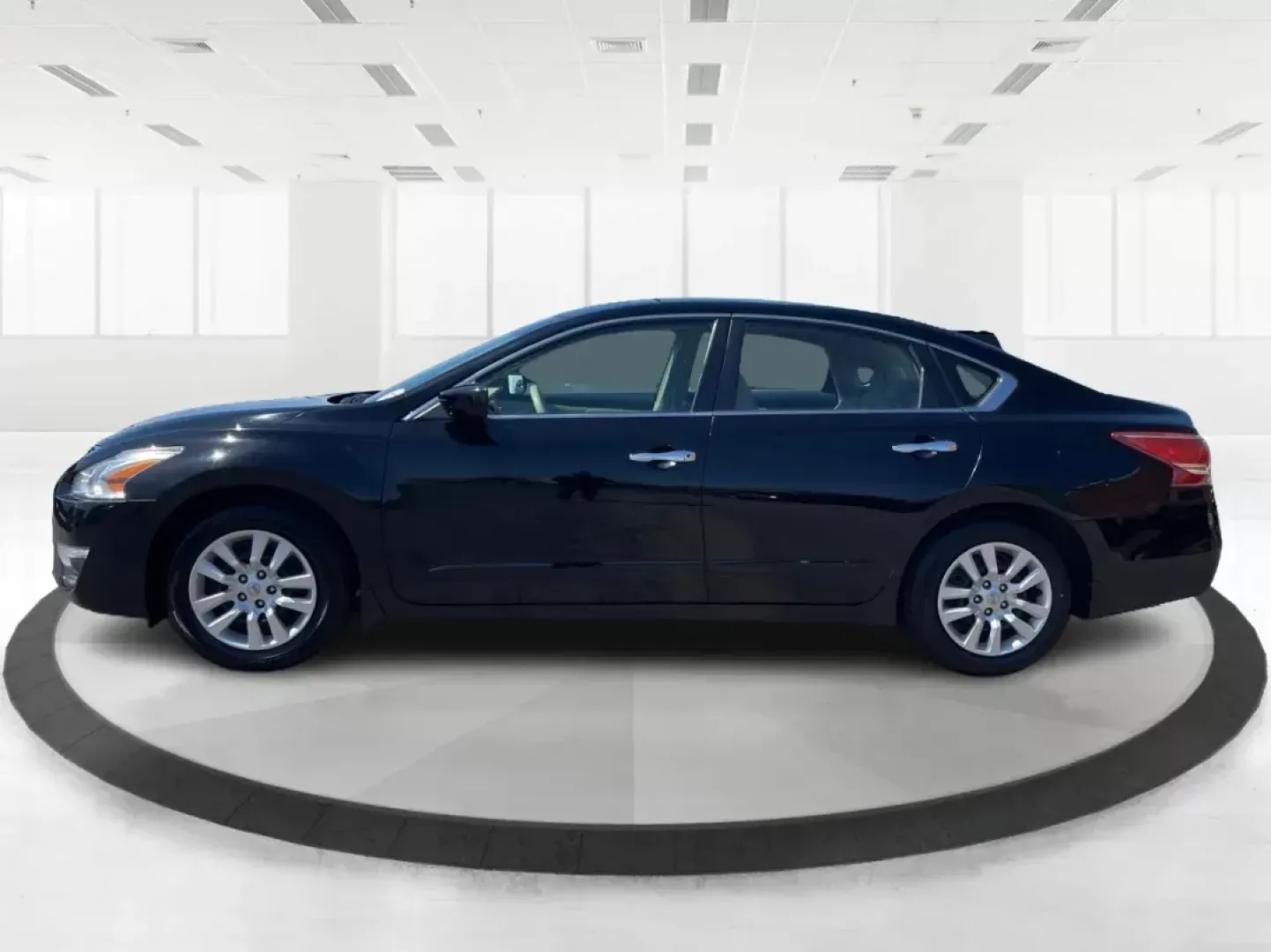 2013 Nissan Altima 2.5 S (1N4AL3AP1DC) with an 2.5L I-4 DOHC engine, located at 401 Woodman Dr, Riverside, OH, 45431, (937) 908-9800, 39.760899, -84.123421 - 2013 Nissan Altima 2.5 S - Photo#5