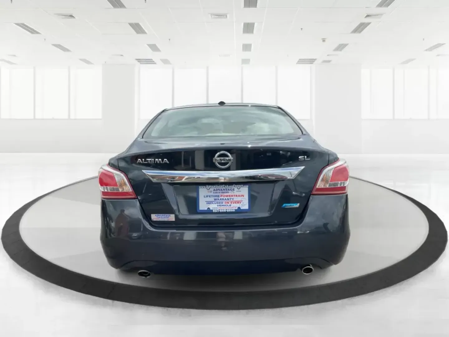 2013 Nissan Altima 2.5 SL (1N4AL3AP9DN) with an 2.5L I-4 DOHC engine, located at 880 E. National Road, Vandalia, OH, 45377, (937) 908-9800, 39.891918, -84.183594 - 2013 Nissan Altima 2.5 SL - Photo#4