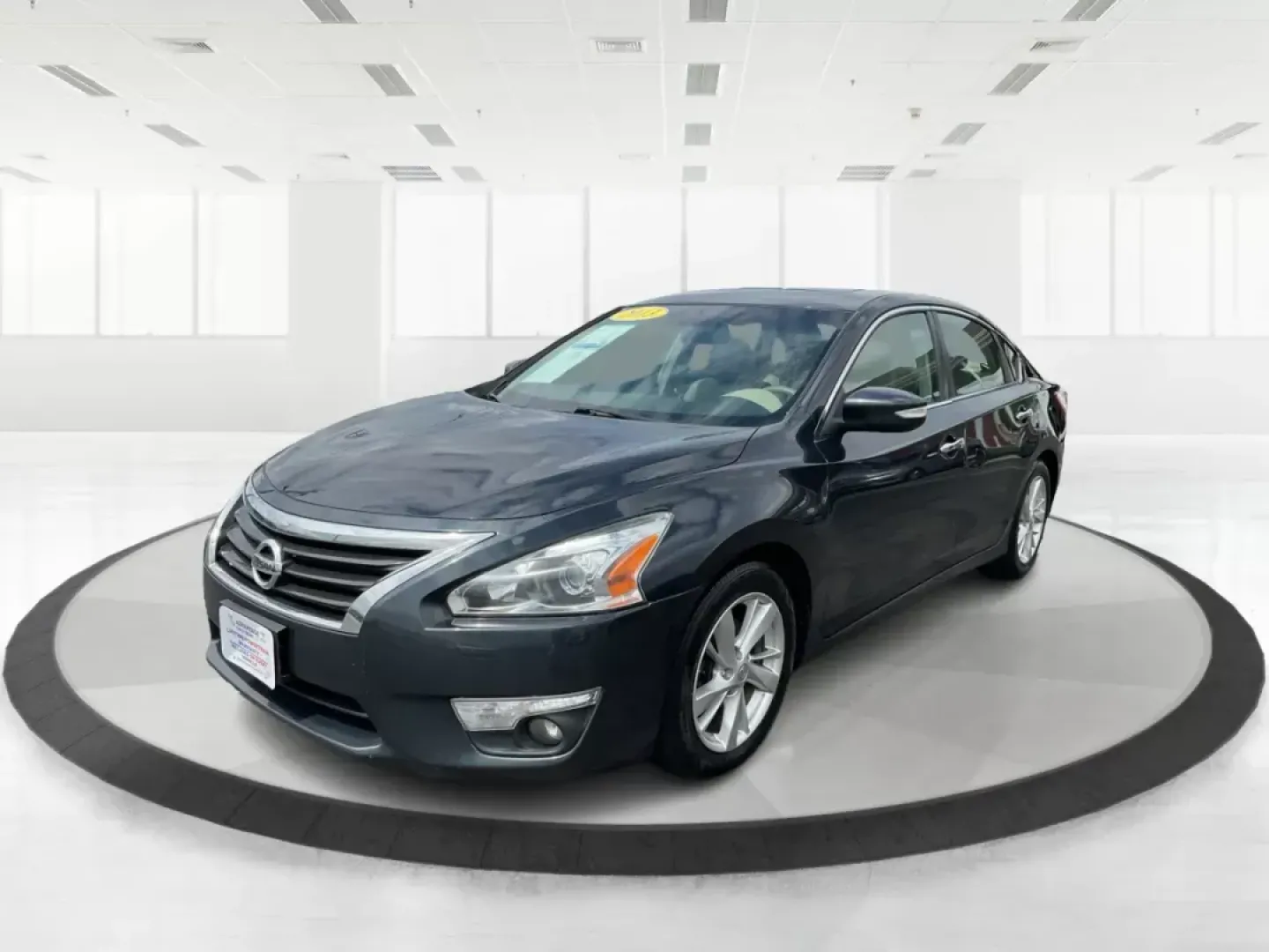 2013 Nissan Altima 2.5 SL (1N4AL3AP9DN) with an 2.5L I-4 DOHC engine, located at 880 E. National Road, Vandalia, OH, 45377, (937) 908-9800, 39.891918, -84.183594 - 2013 Nissan Altima 2.5 SL - Photo#8