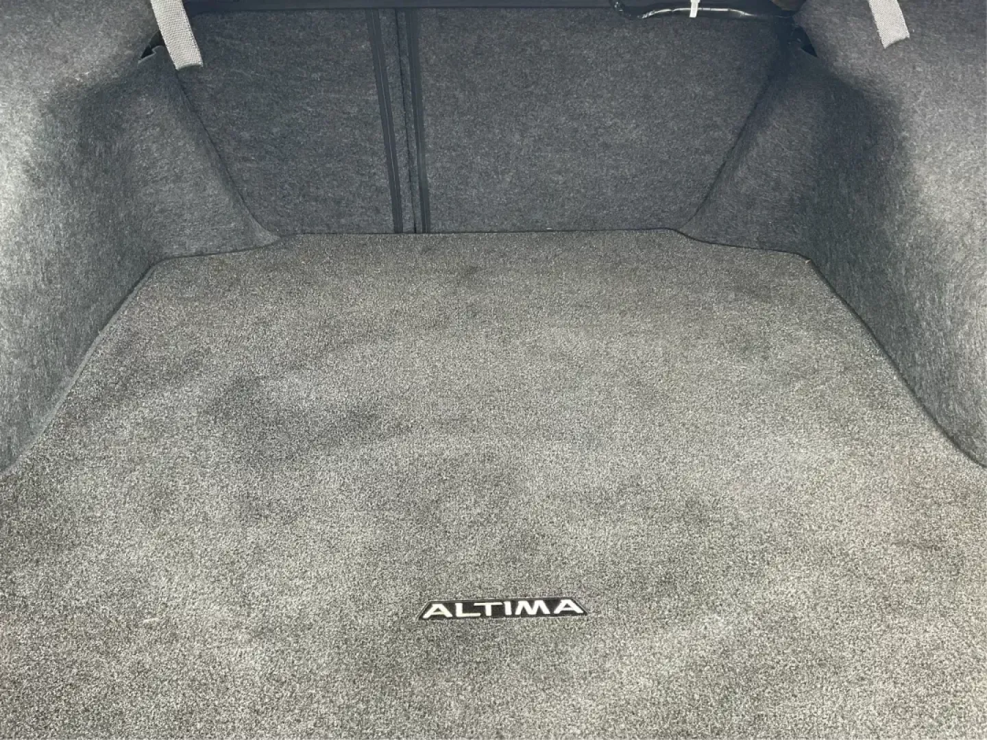 2013 Nissan Altima 2.5 SL (1N4AL3AP9DN) with an 2.5L I-4 DOHC engine, located at 880 E. National Road, Vandalia, OH, 45377, (937) 908-9800, 39.891918, -84.183594 - 2013 Nissan Altima 2.5 SL - Photo#12