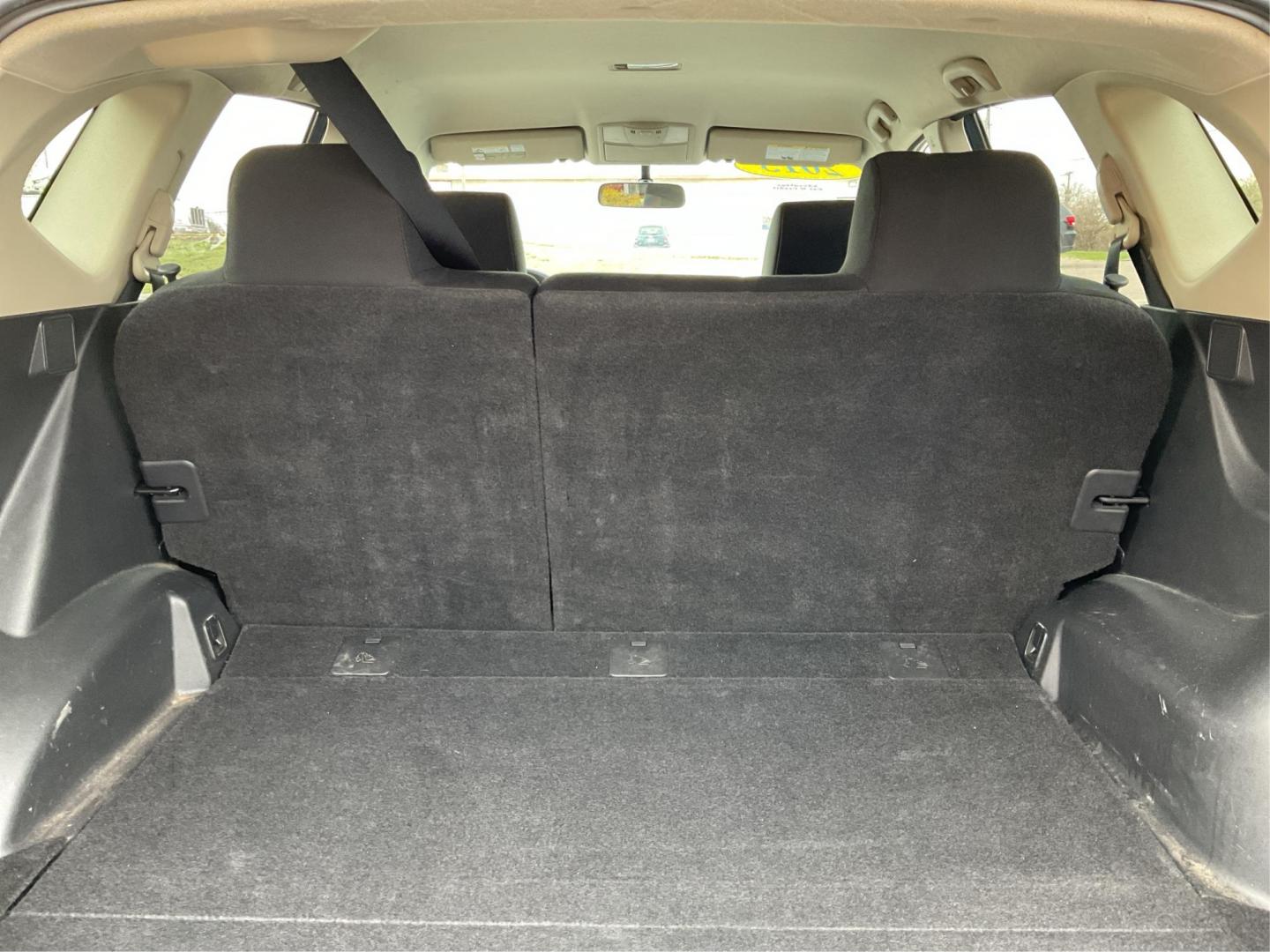 2013 Nissan Rogue SV (JN8AS5MV7DW) with an 2.5L I-4 DOHC engine, located at 1230 East Main St, Xenia, OH, 45385, (937) 908-9800, 39.688026, -83.910172 - 2013 Nissan Rogue SV - Photo#11