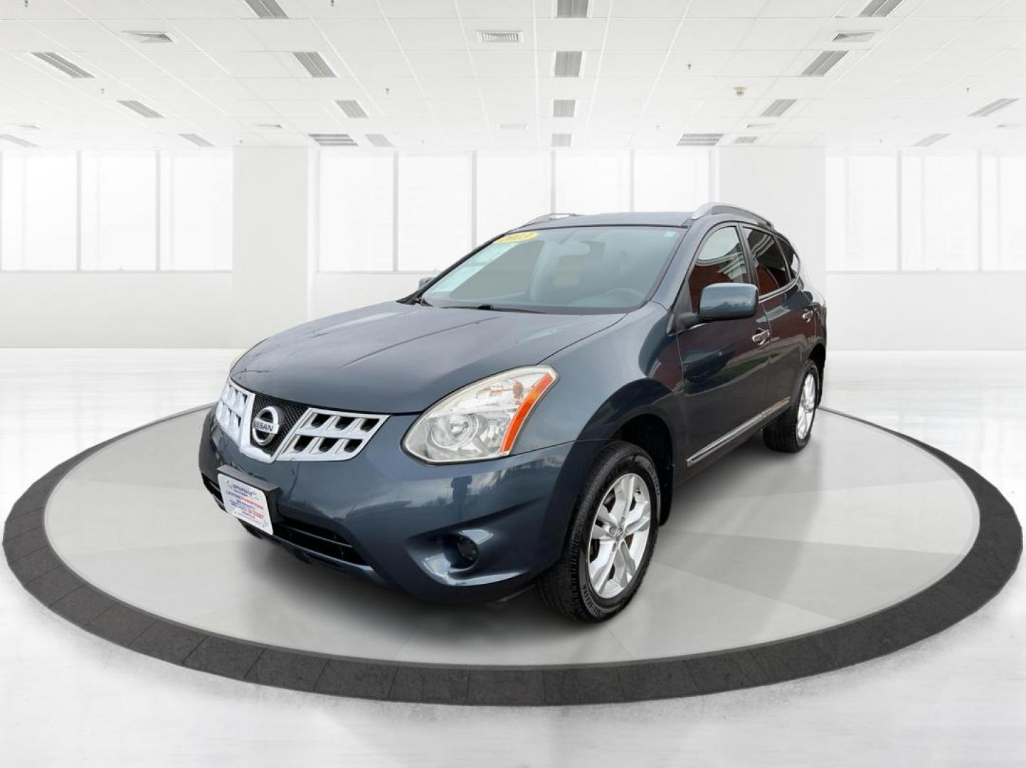 2013 Nissan Rogue SV (JN8AS5MV7DW) with an 2.5L I-4 DOHC engine, located at 1230 East Main St, Xenia, OH, 45385, (937) 908-9800, 39.688026, -83.910172 - 2013 Nissan Rogue SV - Photo#7
