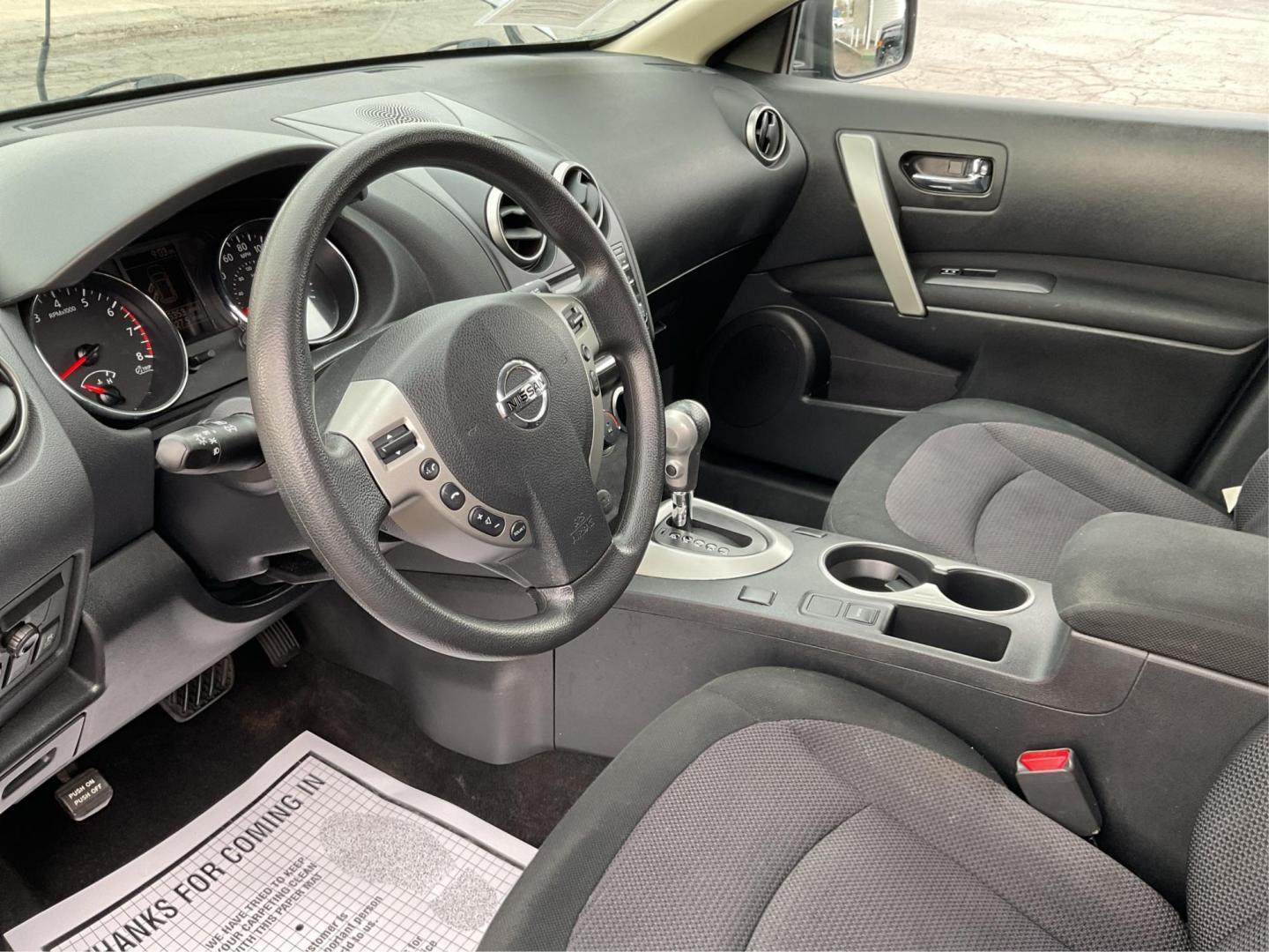 2013 Nissan Rogue SV (JN8AS5MV7DW) with an 2.5L I-4 DOHC engine, located at 1230 East Main St, Xenia, OH, 45385, (937) 908-9800, 39.688026, -83.910172 - 2013 Nissan Rogue SV - Photo#8