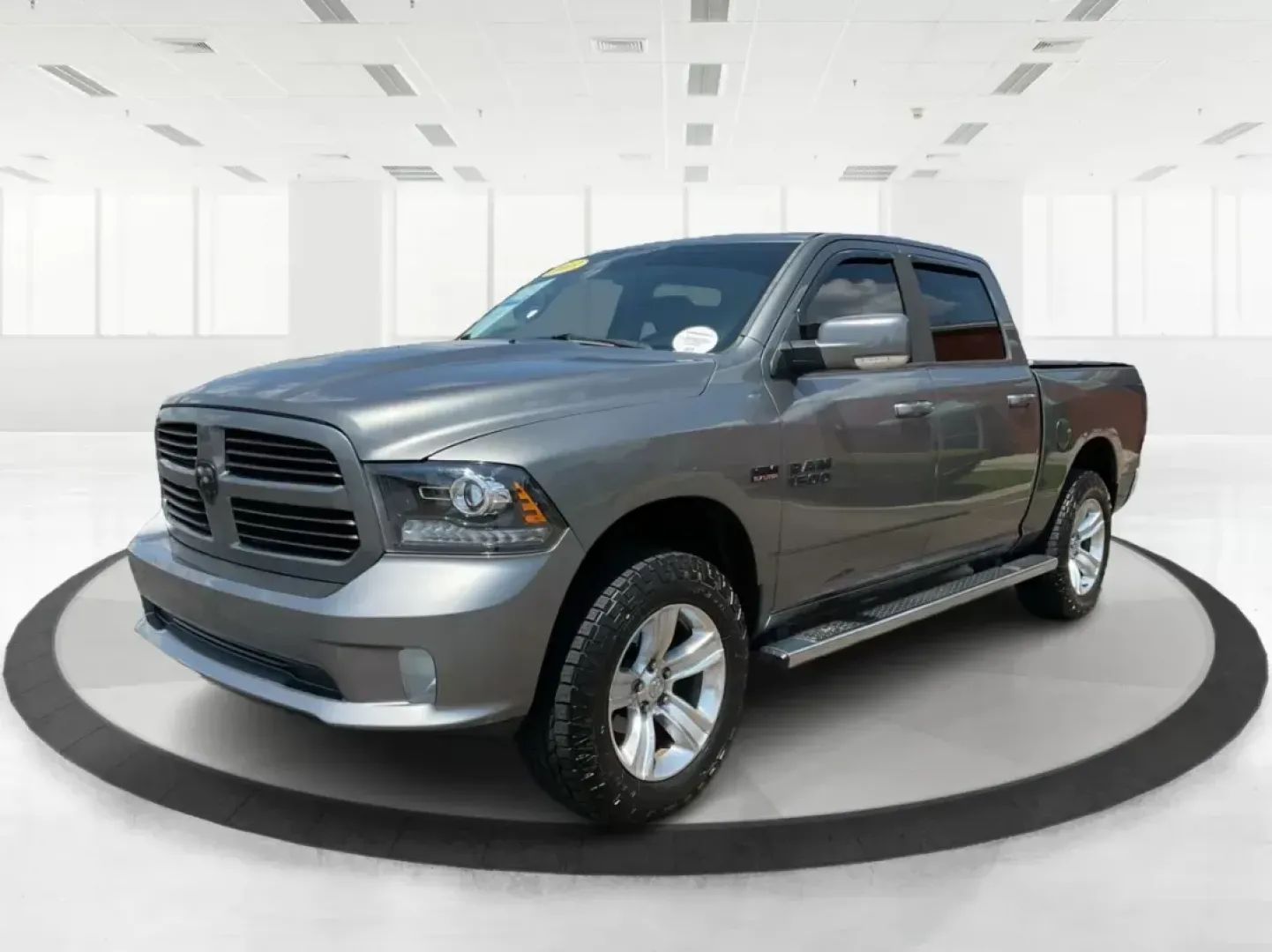 2013 Ram 1500 Sport (1C6RR7MT6DS) with an HEMI 5.7L V-8 variable valve control engine, located at 1951 S Dayton Lakeview Rd., New Carlisle, OH, 45344, (937) 908-9800, 39.890999, -84.050255 - Discover the perfect blend of performance and practicality with this stunning 2013 Ram 1500 Sport Crew Cab, now available at Advantage Car and Credit in Fairborn, OH! Whether you're tackling daily commutes, heading out for a weekend adventure, or need a reliable vehicle for your growing family, this - Photo#6