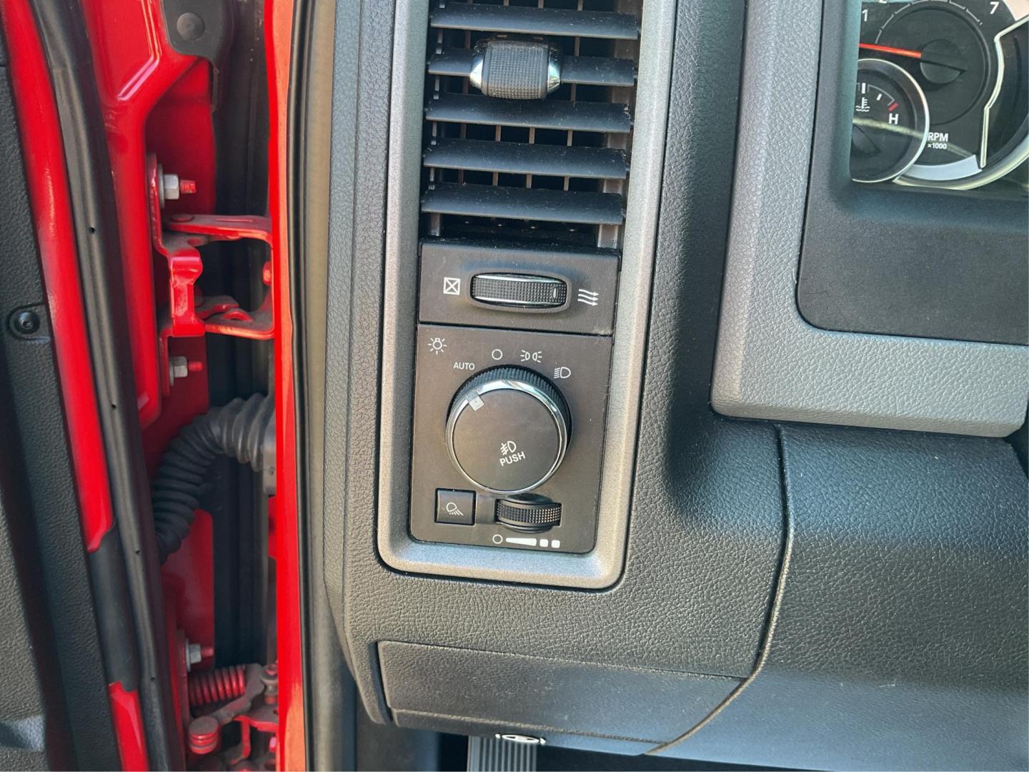 2013 Ram 1500 Tradesman (1C6RR7FT8DS) with an Other engine, located at 4508 South Dixie Dr, Moraine, OH, 45439, (937) 908-9800, 39.689976, -84.218452 - 2013 Ram 1500 Tradesman - Photo#15