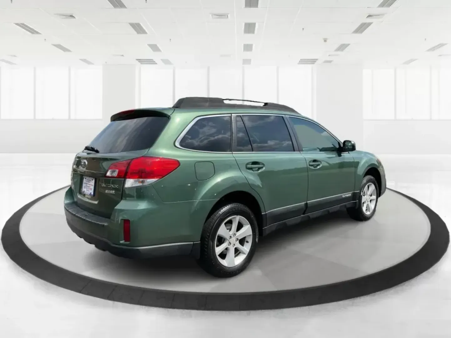 2013 Subaru Outback 2.5i Premium (4S4BRBCC7D3) with an 2.5L H-4 DOHC engine, located at 1184 Kauffman Ave, Fairborn, OH, 45324, (937) 908-9800, 39.807072, -84.030914 - ### Adventure Awaits with This 2013 Subaru Outback at Advantage Car and Credit!<br /> <br /> Are you looking for the perfect vehicle to take your family on weekend getaways or to navigate the bustling streets of Fairborn, OH? Look no further than this **2013 Subaru Outback 2.5i Premium**! This versa - Photo#2