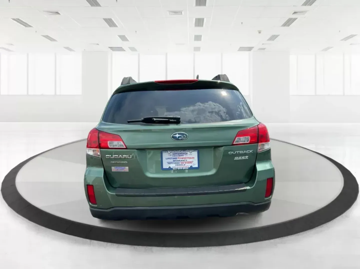 2013 Subaru Outback 2.5i Premium (4S4BRBCC7D3) with an 2.5L H-4 DOHC engine, located at 1184 Kauffman Ave, Fairborn, OH, 45324, (937) 908-9800, 39.807072, -84.030914 - ### Adventure Awaits with This 2013 Subaru Outback at Advantage Car and Credit!<br /> <br /> Are you looking for the perfect vehicle to take your family on weekend getaways or to navigate the bustling streets of Fairborn, OH? Look no further than this **2013 Subaru Outback 2.5i Premium**! This versa - Photo#3