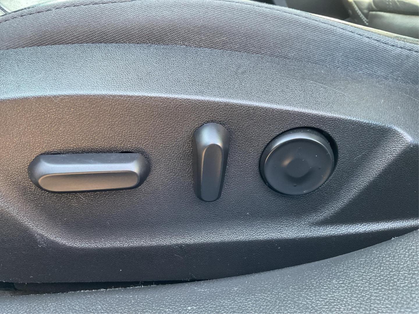 2014 Buick Regal Premium (2G4GN5EX8E9) with an Other engine, located at 1230 East Main St, Xenia, OH, 45385, (937) 908-9800, 39.688026, -83.910172 - 2014 Buick Regal Premium - Photo#16